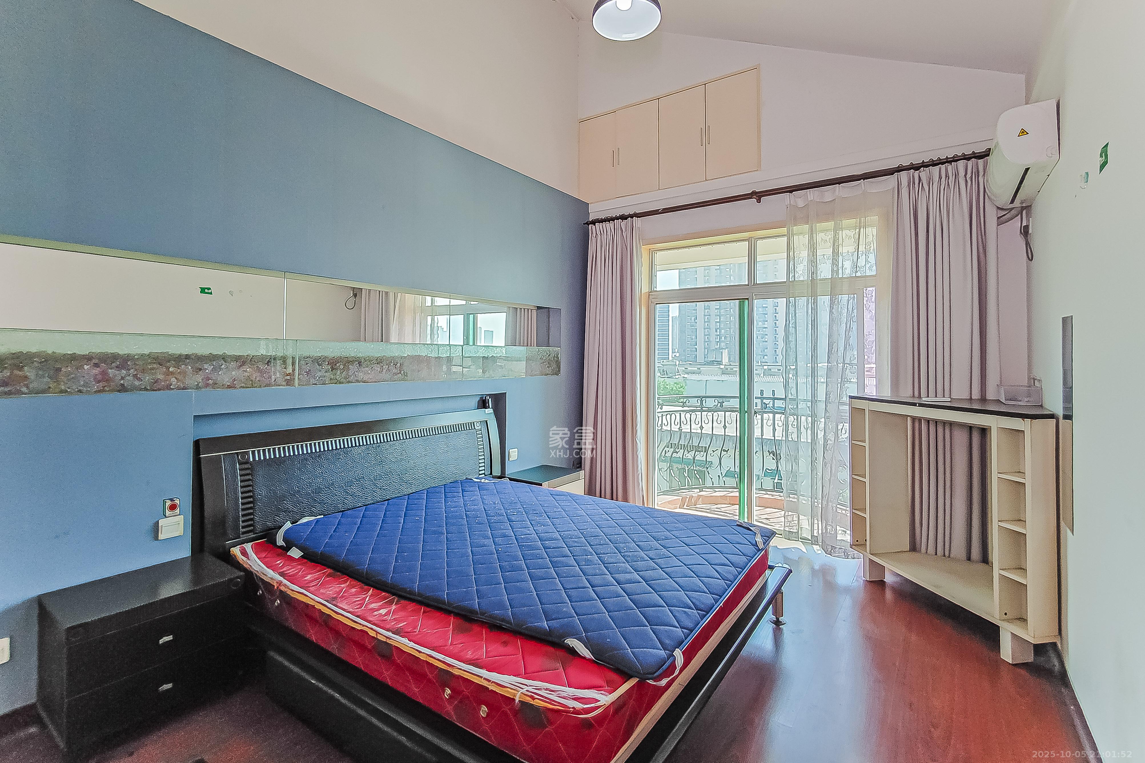 明媚星城 5室2厅2卫 150.0万 明媚星城 5室2厅2卫 150.0万卧室