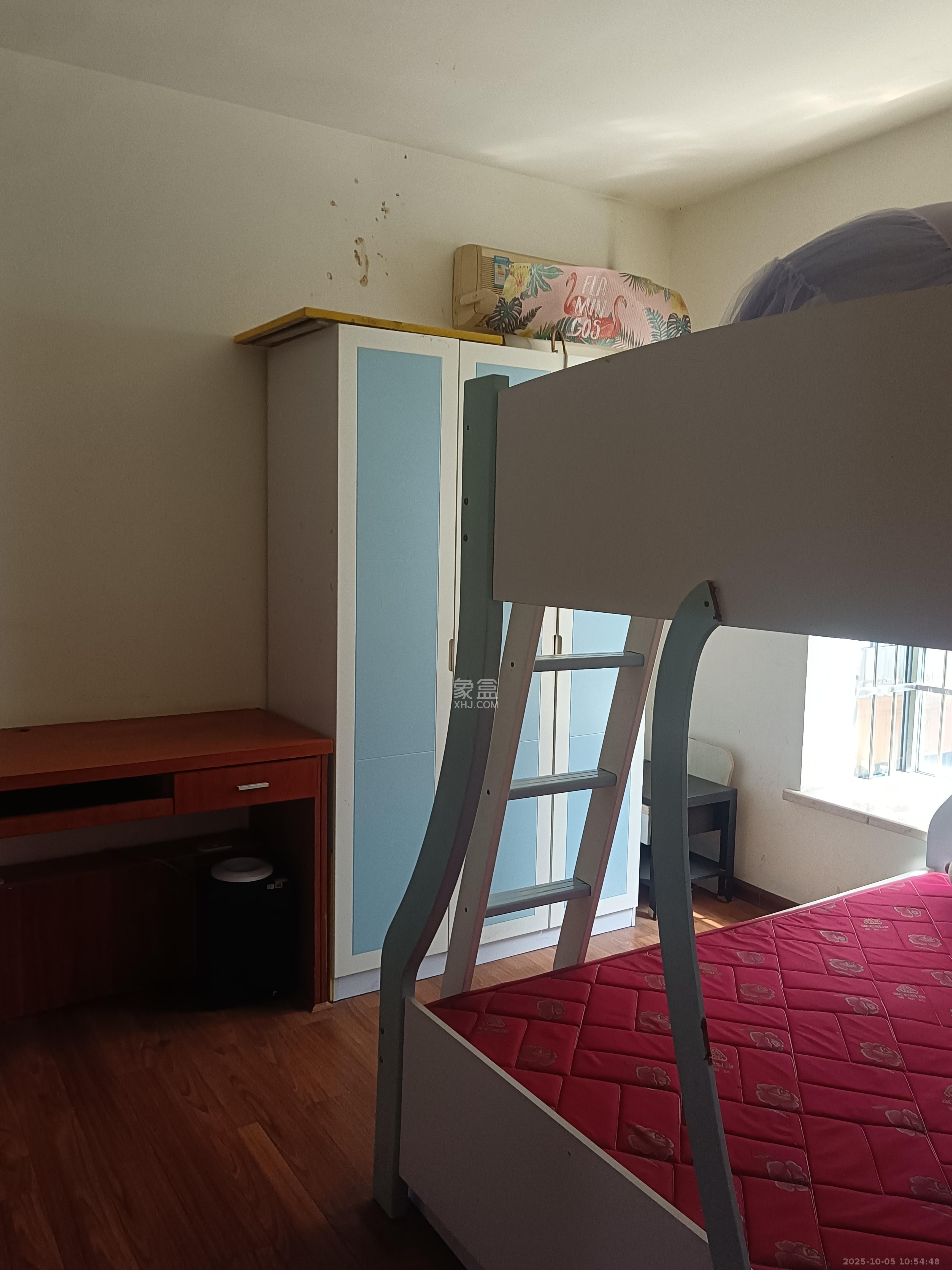 书香名邸  1室2厅1卫    2300.0元/月室内图