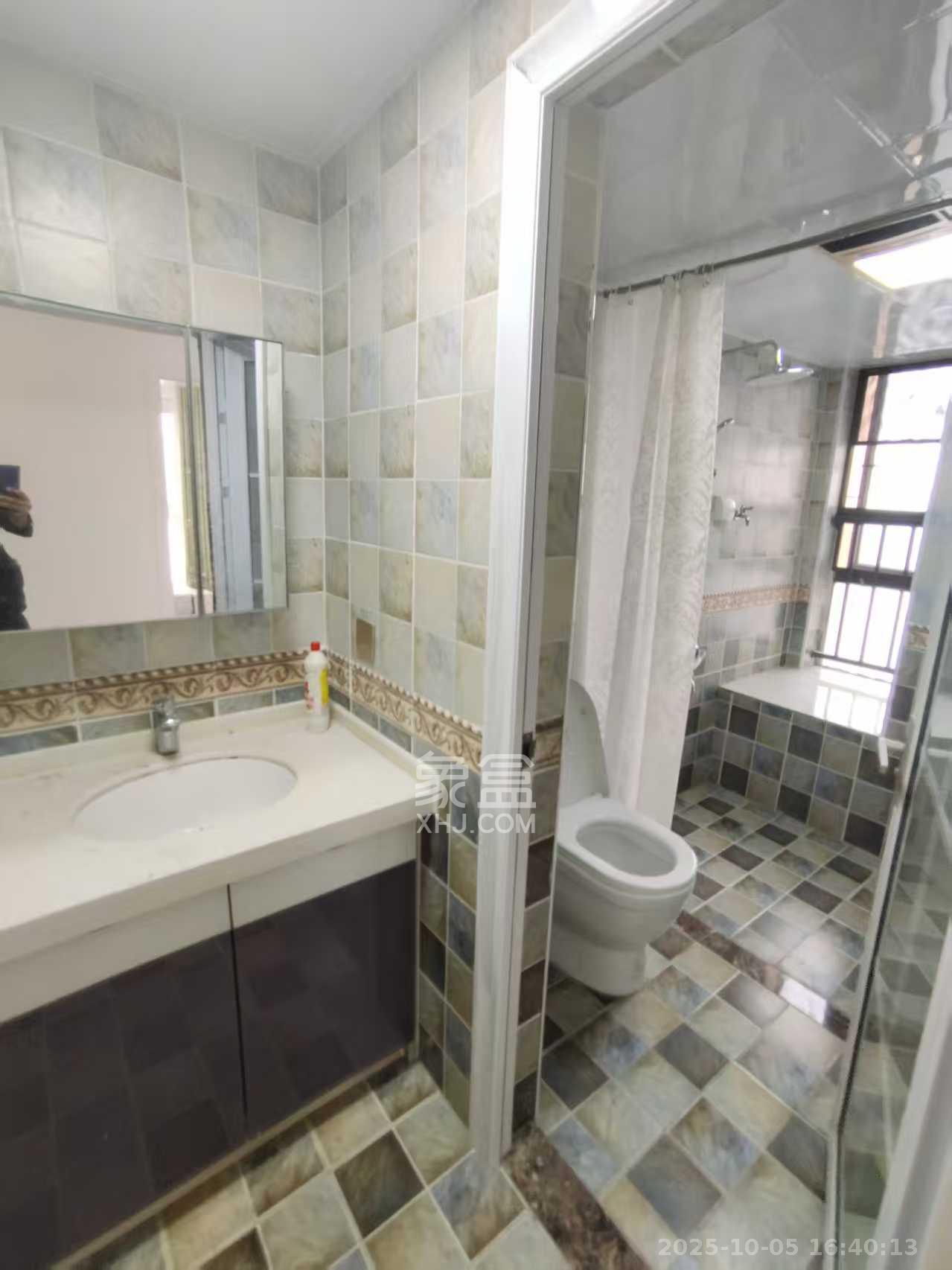 荣泰广场 3室2厅21卫 2300.0元/月 荣泰广场 3室2厅21卫 2300.0元/月室内图