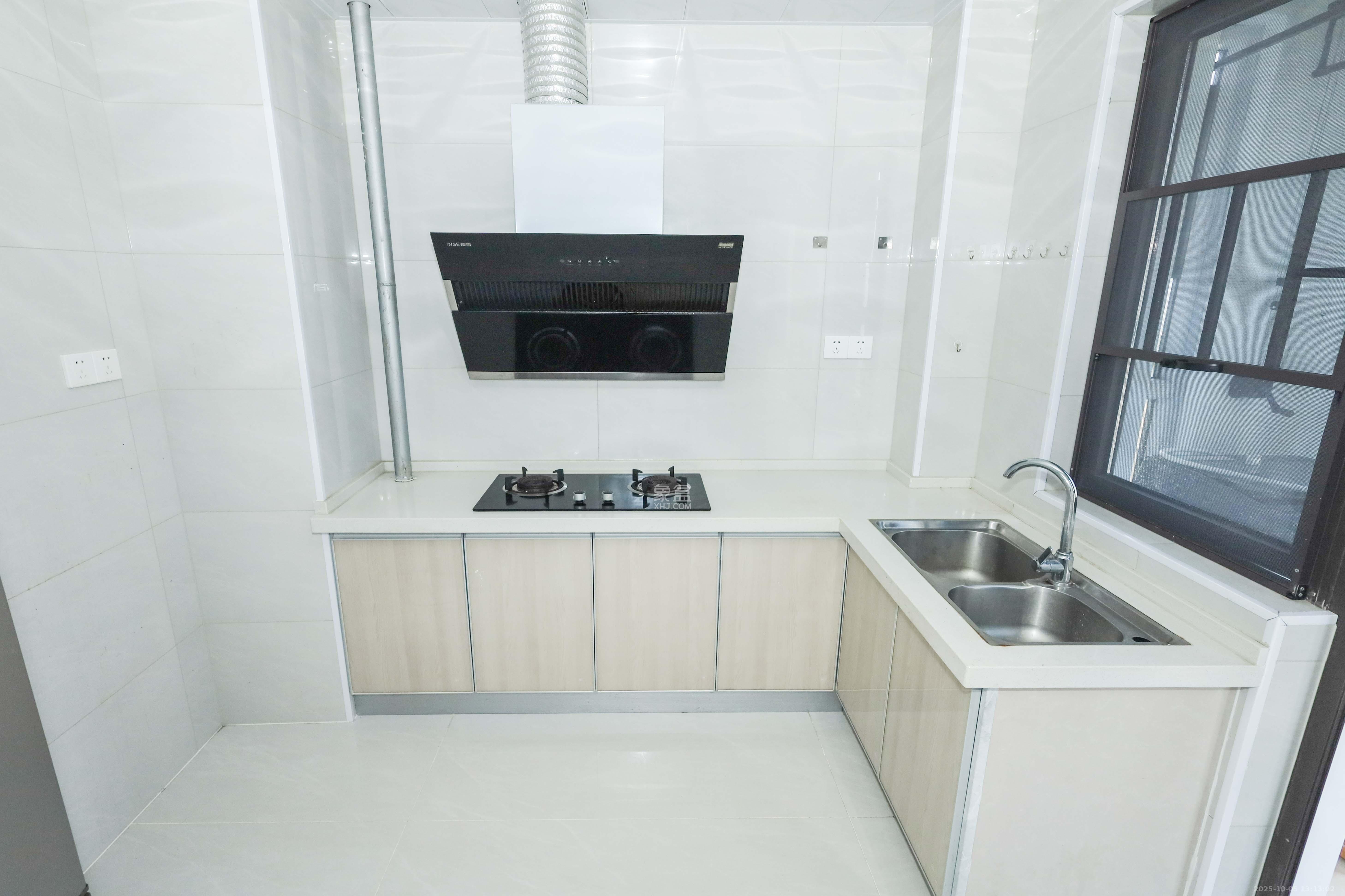 梅溪盛荟  3室2厅2卫    118.0万厨房