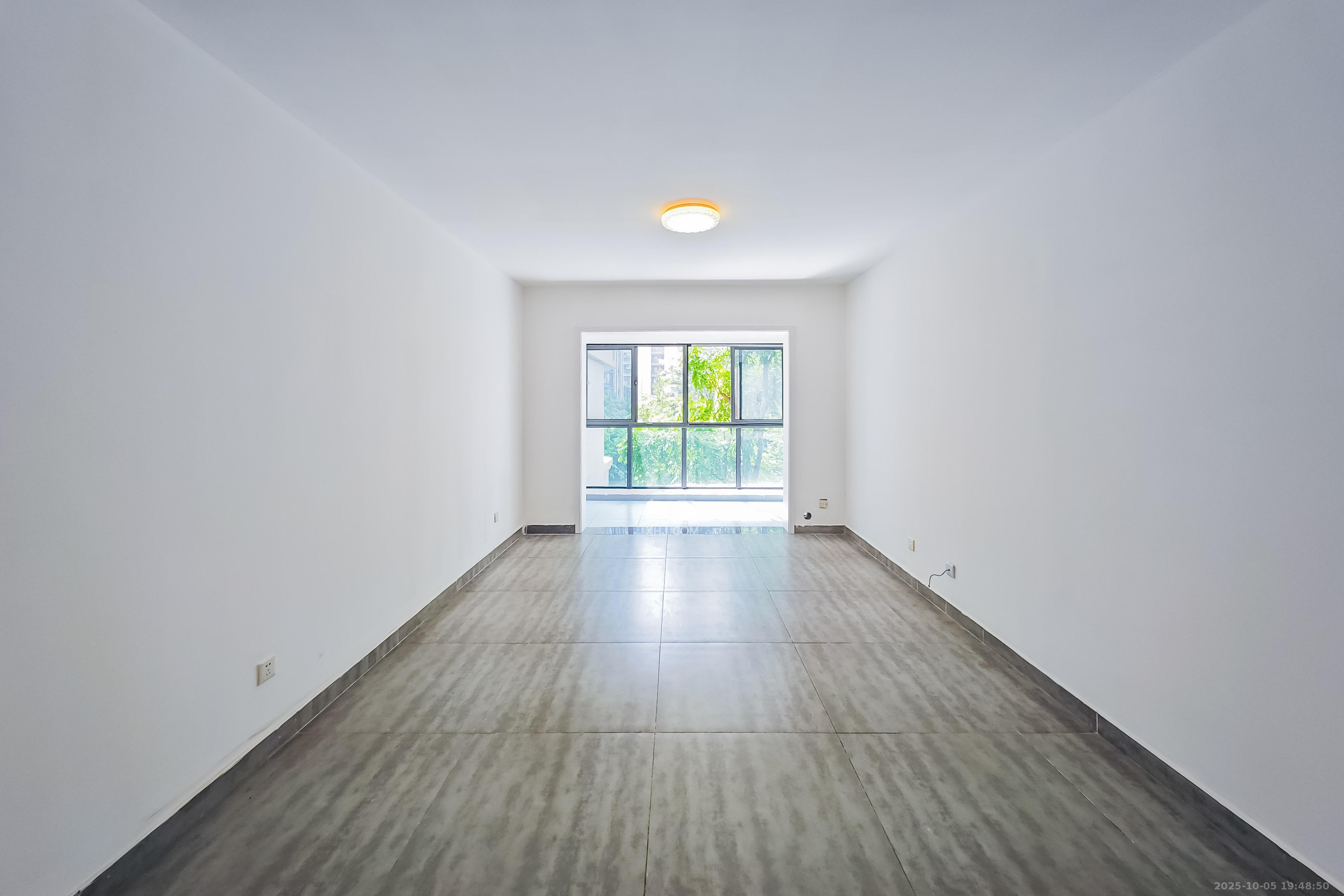 明昇壹城（明昇时代广场）一期  3室2厅2卫    149.3万客厅