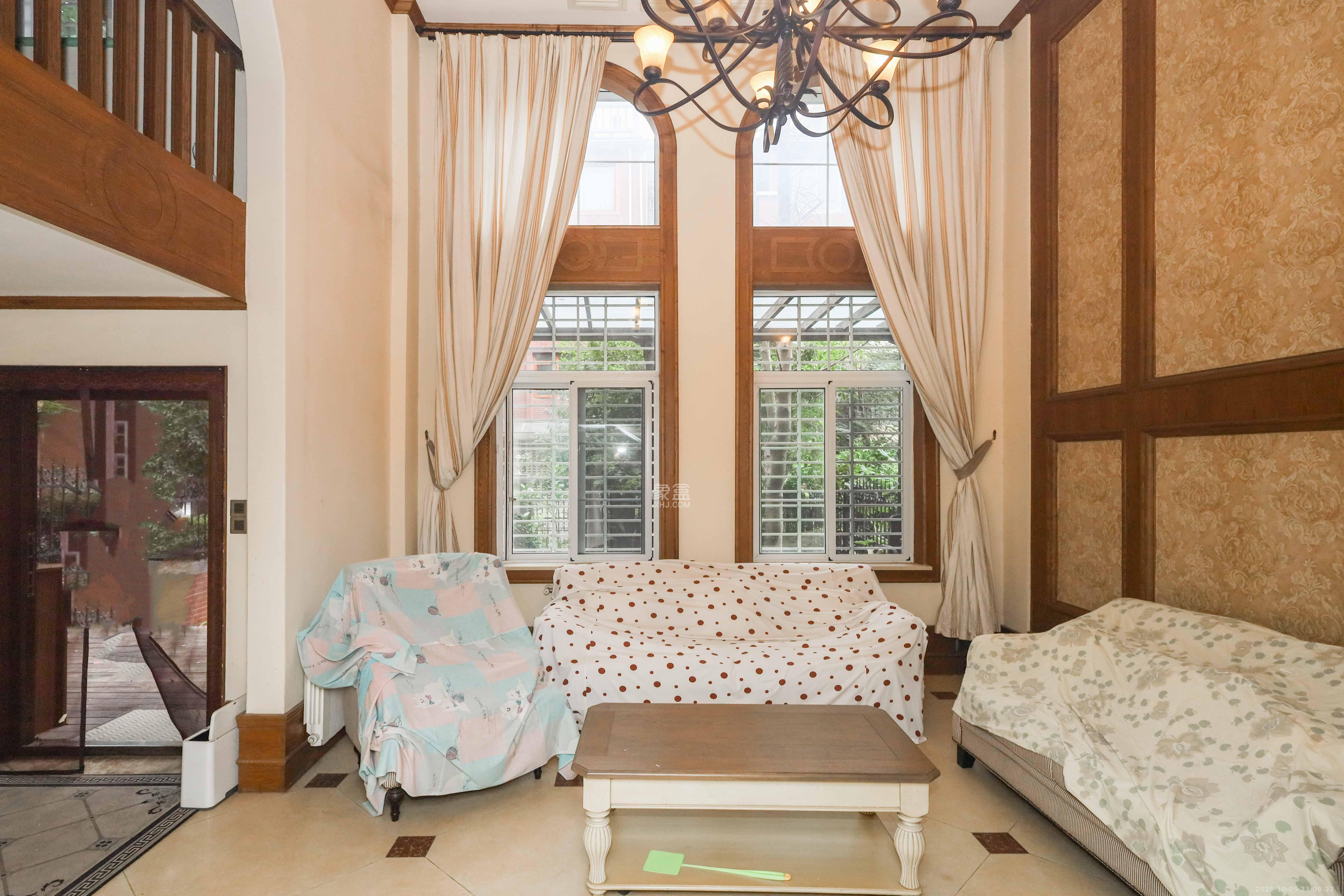 山水英伦  1室0厅0卫    358.0万 山水英伦  1室0厅0卫    358.0万