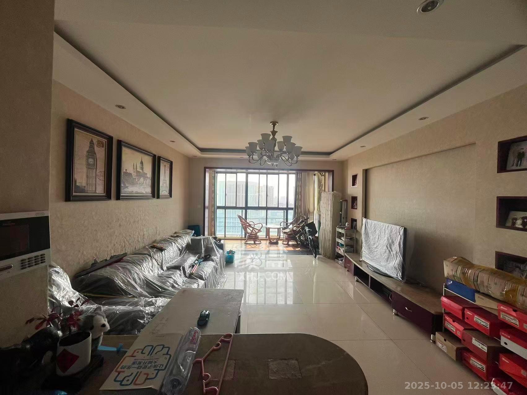 鑫远湘府华城 4室2厅2卫 3800.0元/月 鑫远湘府华城 4室2厅2卫 3800.0元/月室内图