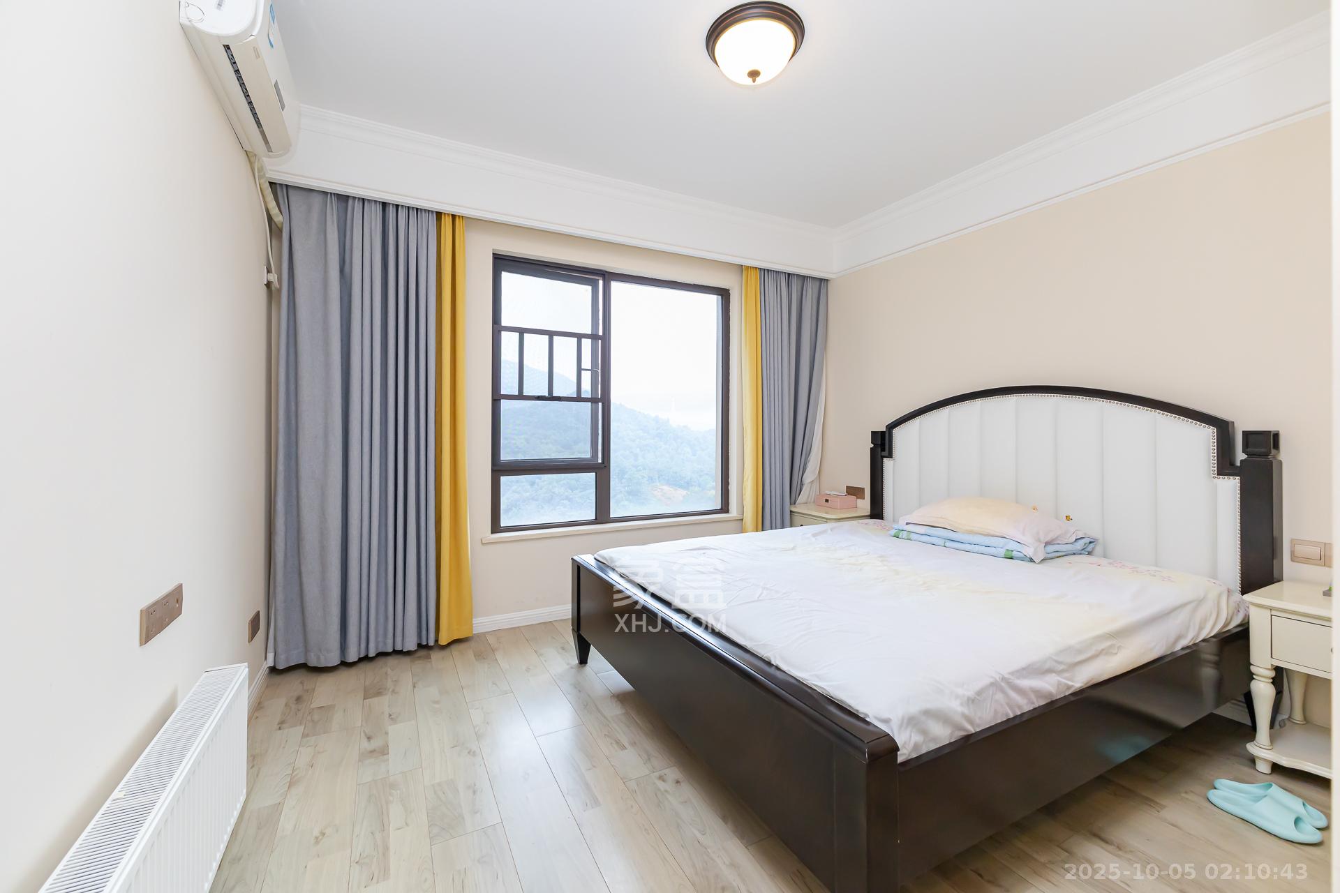 龙湖湘风原著（龙湖湘风星城）  4室2厅2卫    123.0万卧室