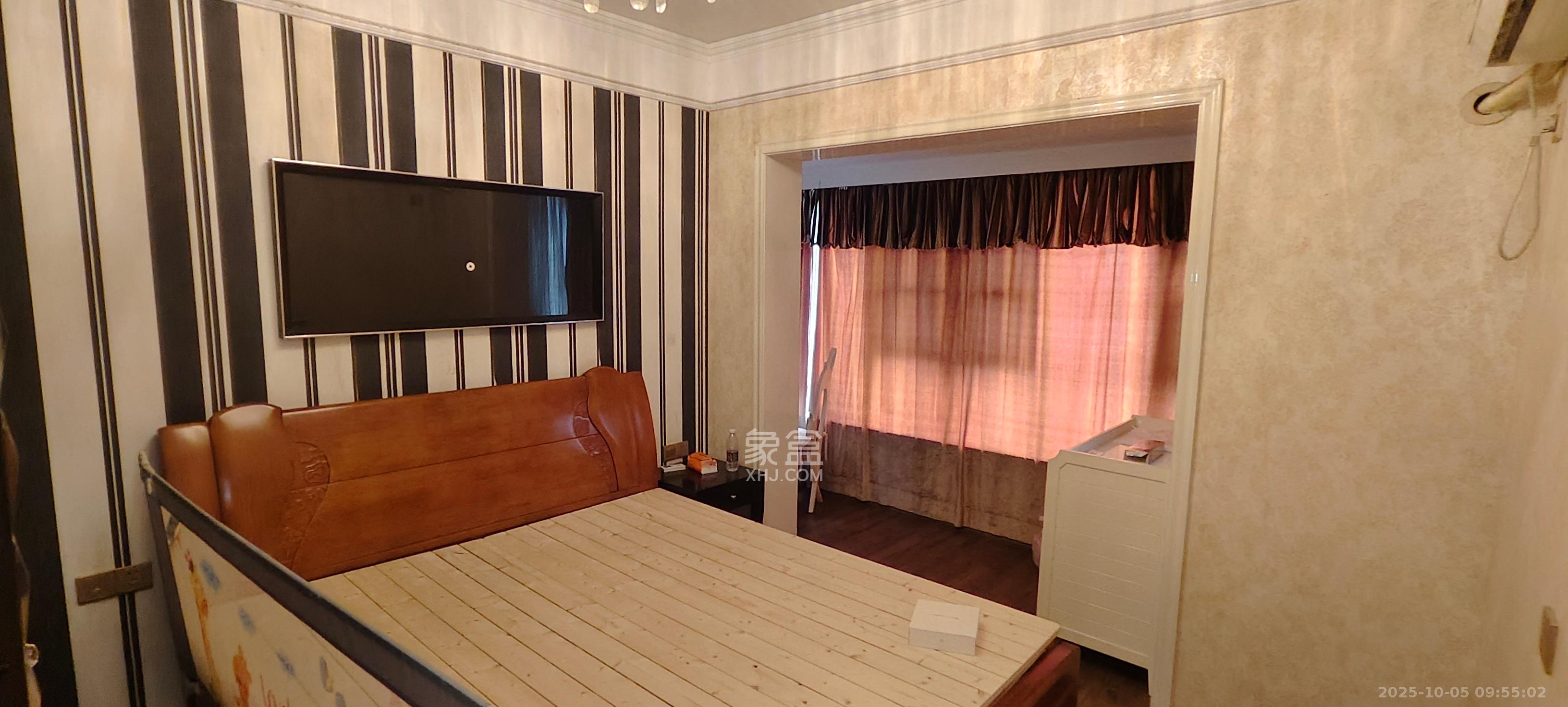 长房时代城  3室2厅1卫    2400.0元/月室内图