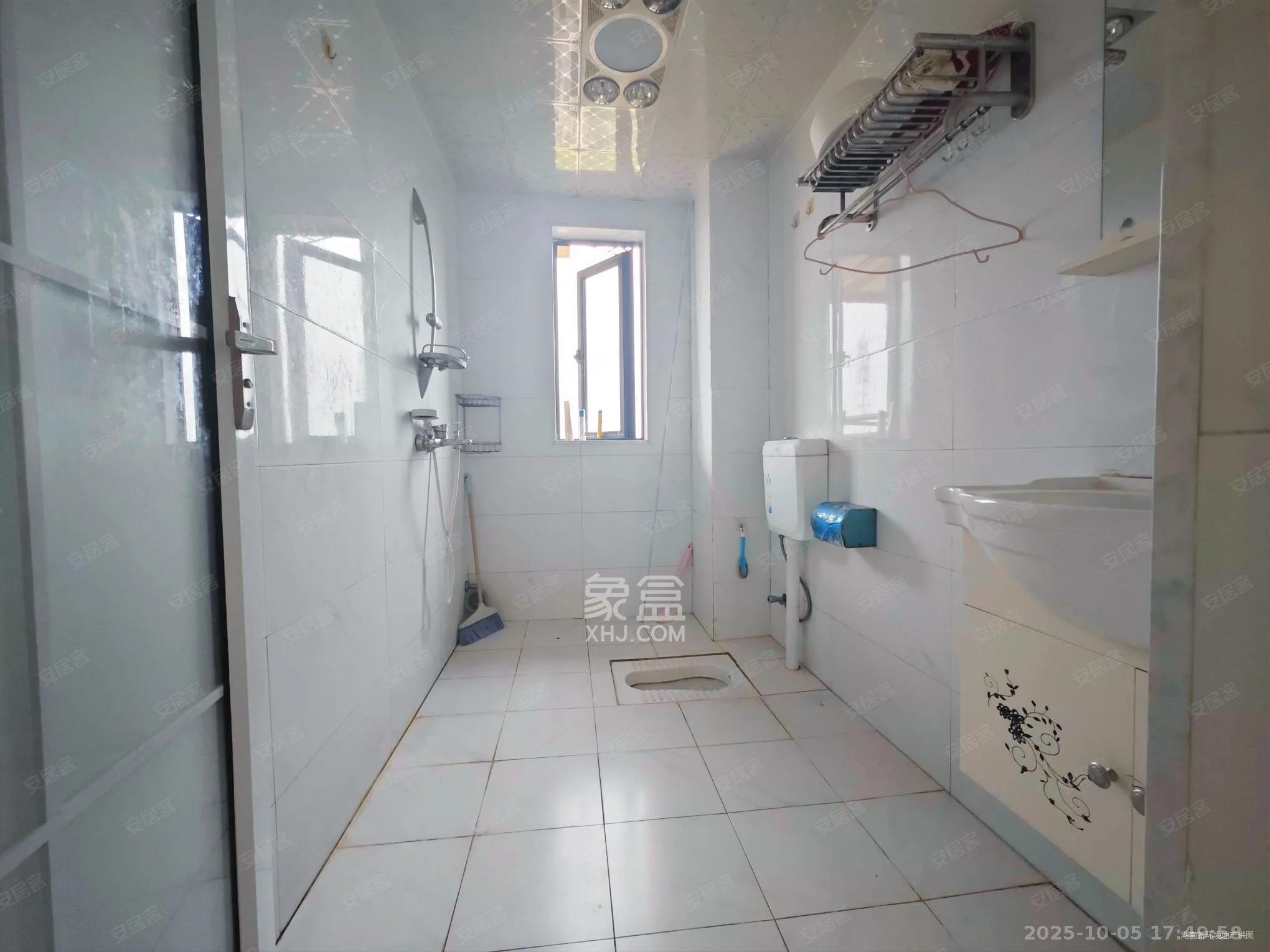 中建嘉和城  3室2厅1卫    1800.0元/月 中建嘉和城  3室2厅1卫    1800.0元/月室内图