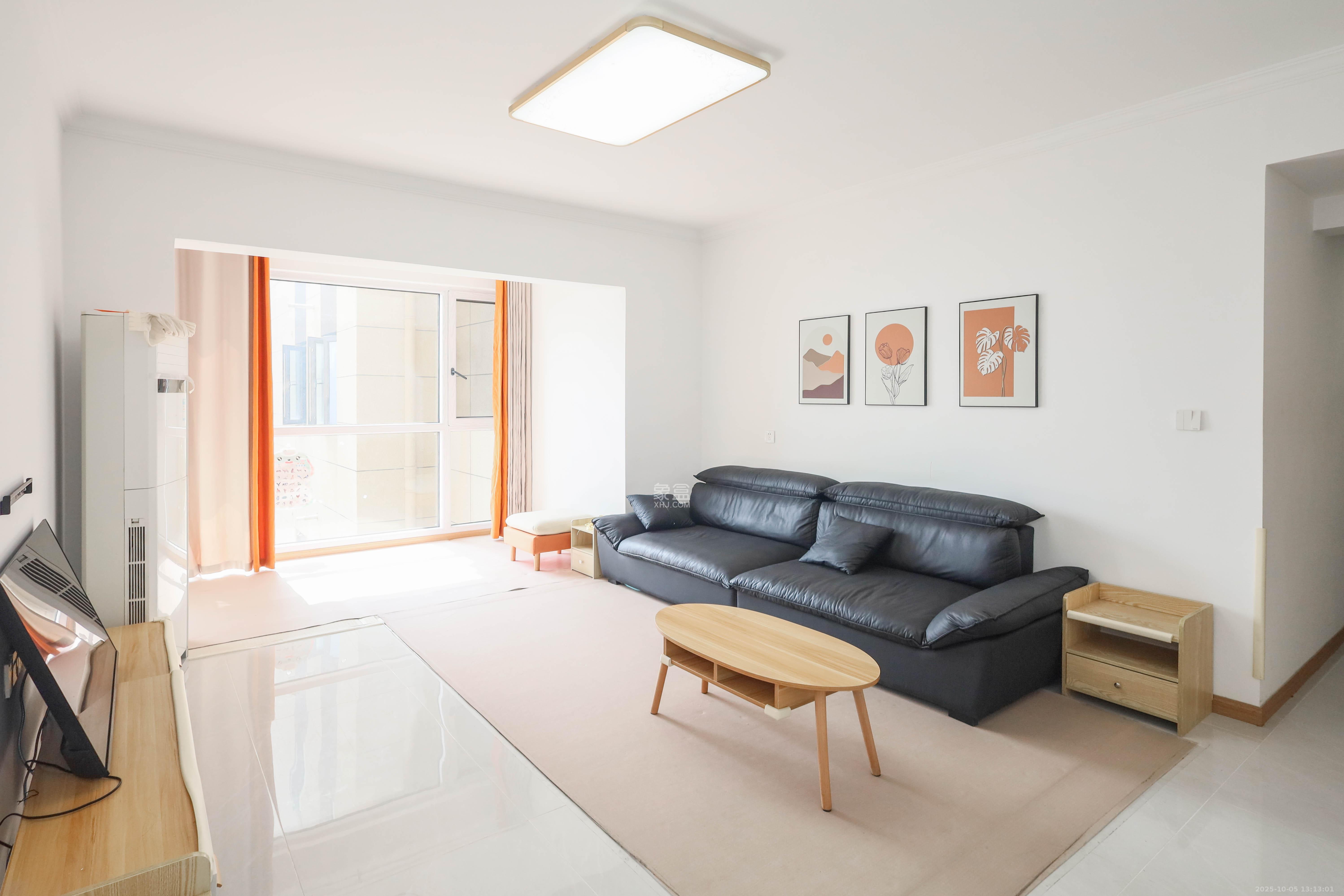 梅溪盛荟  3室2厅2卫    118.0万客厅