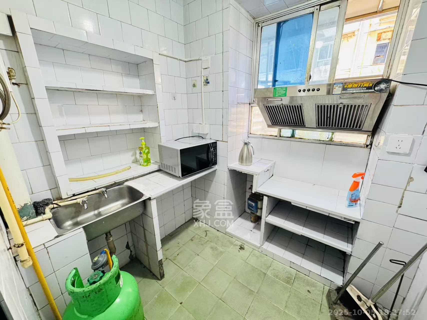 楚湘街一条巷散盘 1室1厅1卫 1600.0元/月 楚湘街一条巷散盘 1室1厅1卫 1600.0元/月室内图