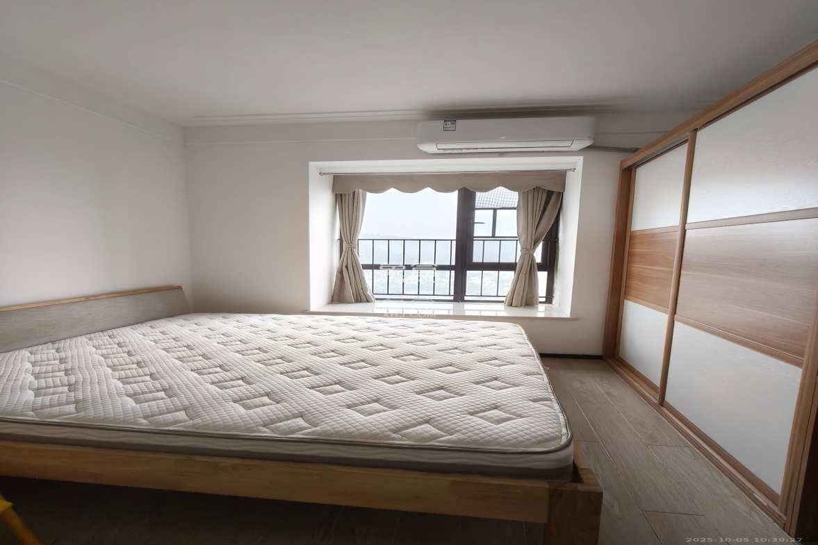 中海国际二期  1室1厅1卫    1300.0元/月 中海国际二期  1室1厅1卫    1300.0元/月室内图