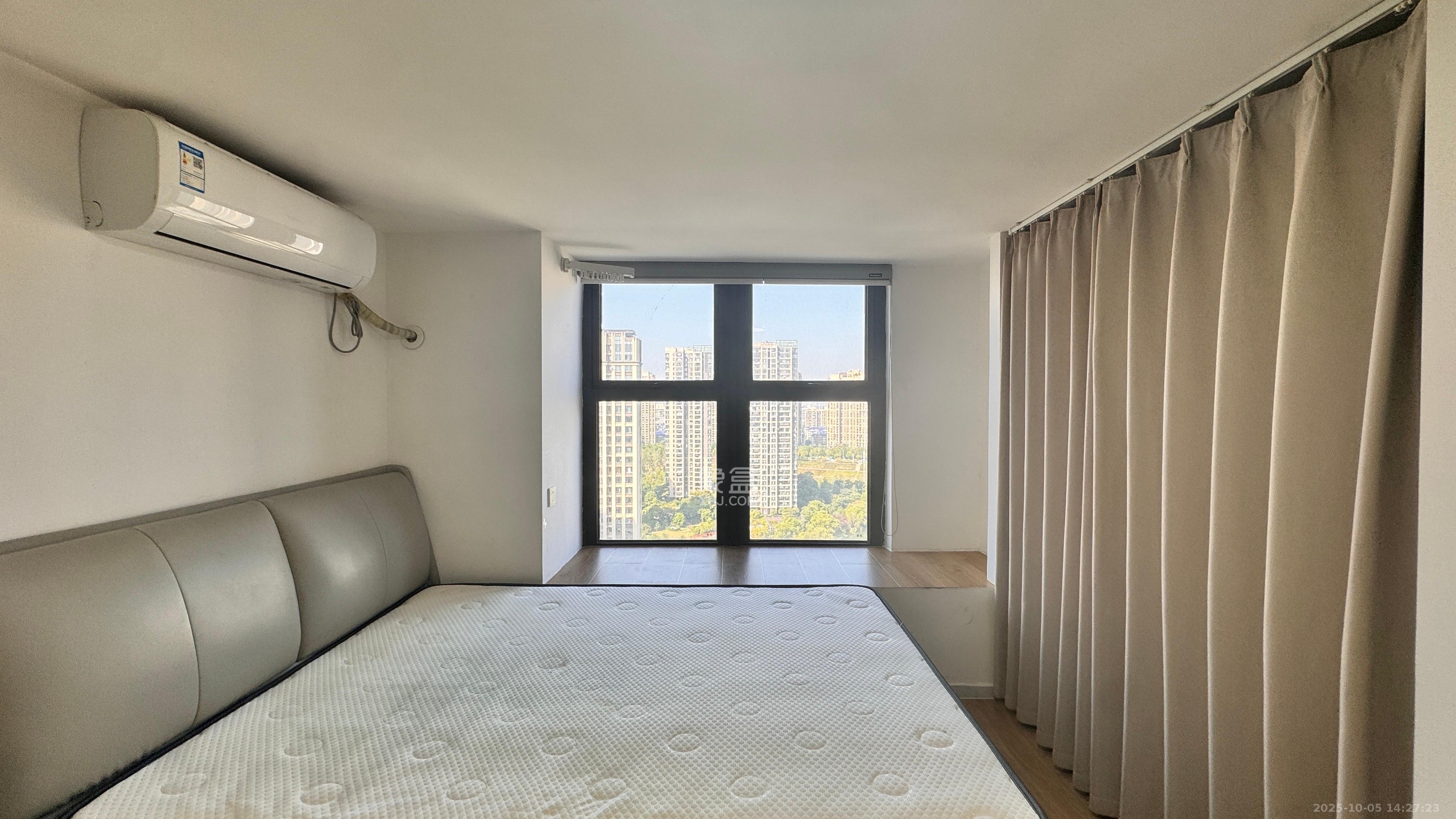 龙湖新壹城 1室0厅0卫 1400.0元/月 龙湖新壹城 1室0厅0卫 1400.0元/月室内图