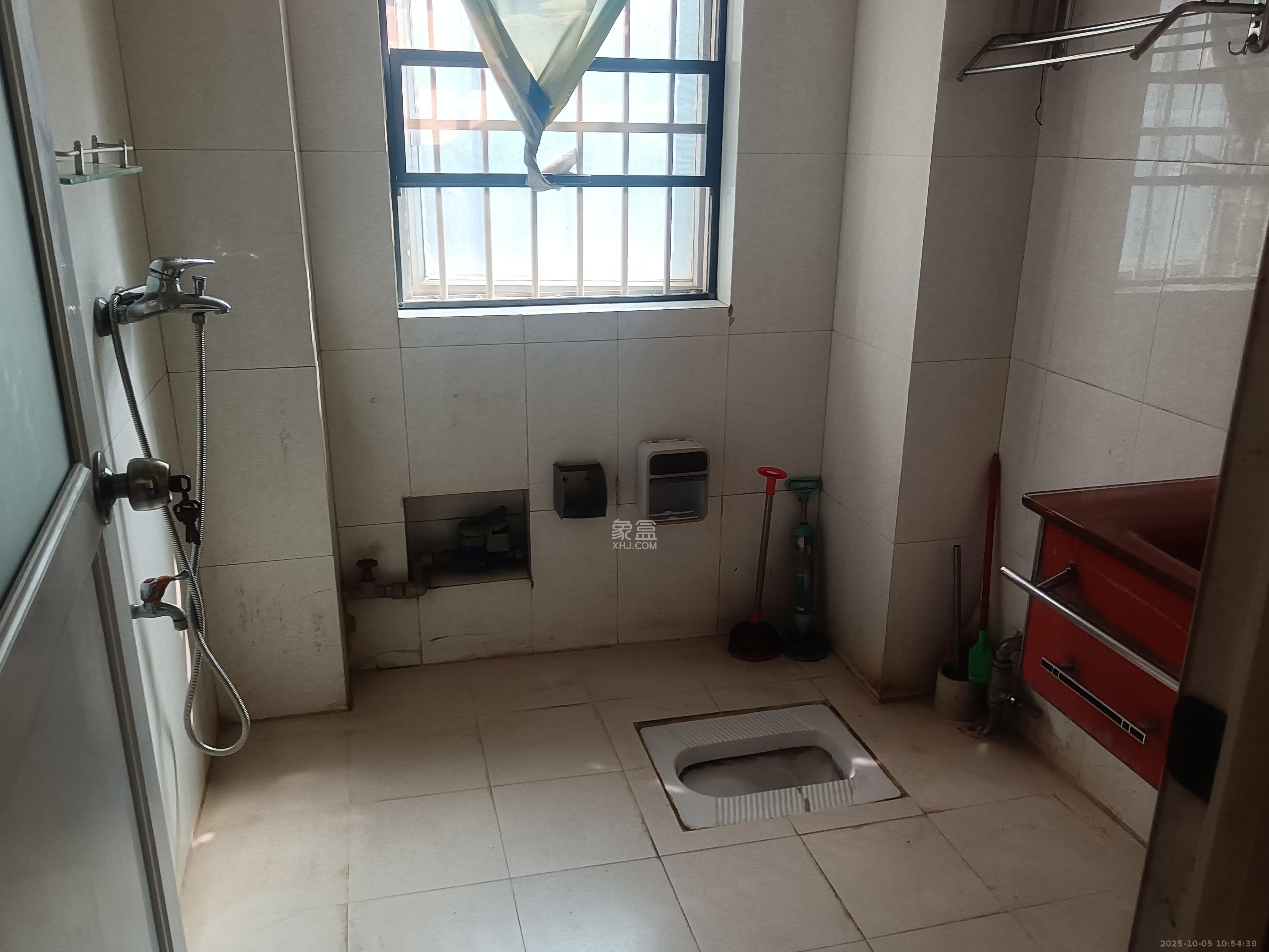 书香名邸  1室2厅1卫    2300.0元/月室内图