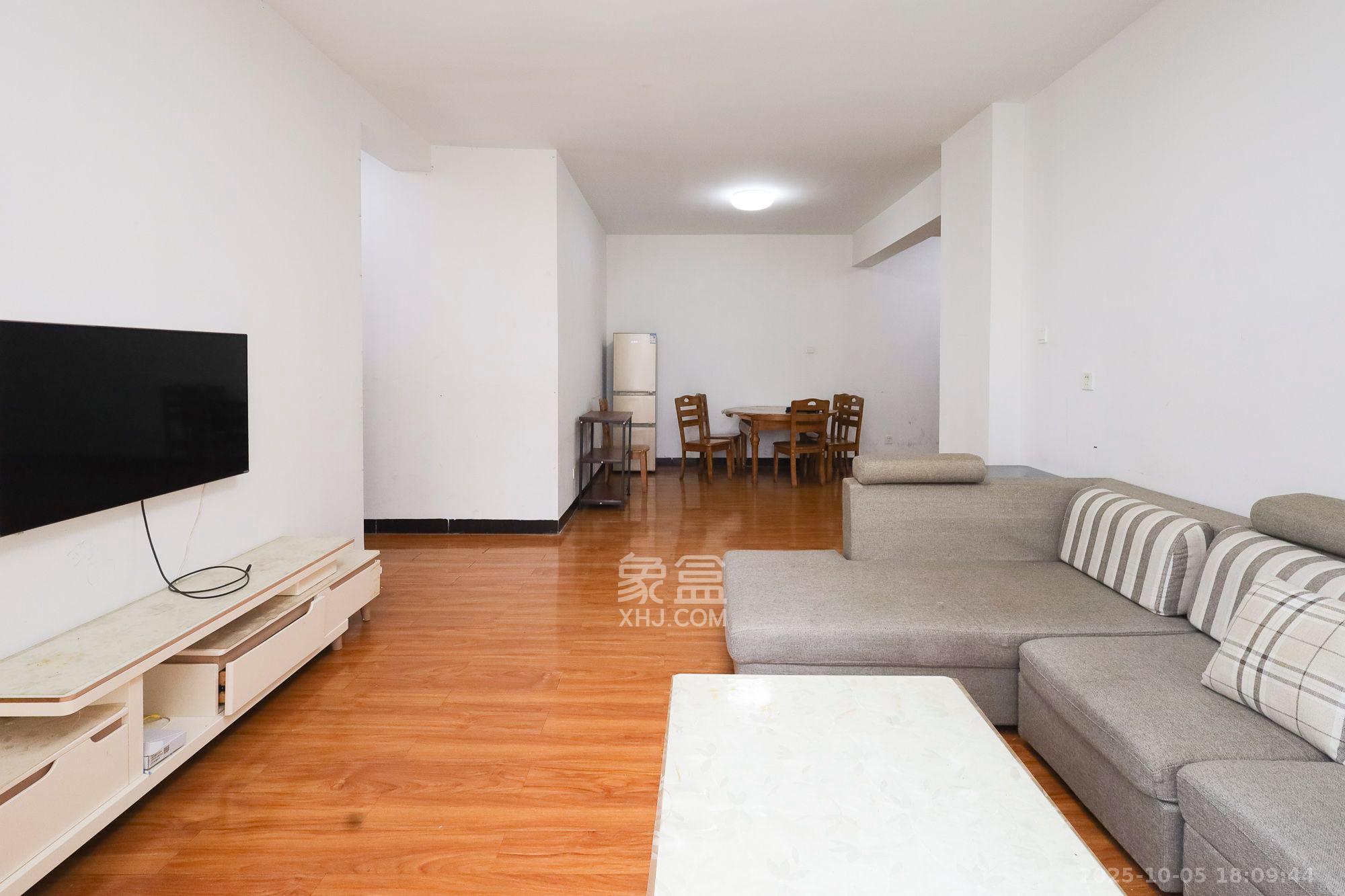 西山汇景一、二期  3室2厅2卫    3800.0元/月室内图