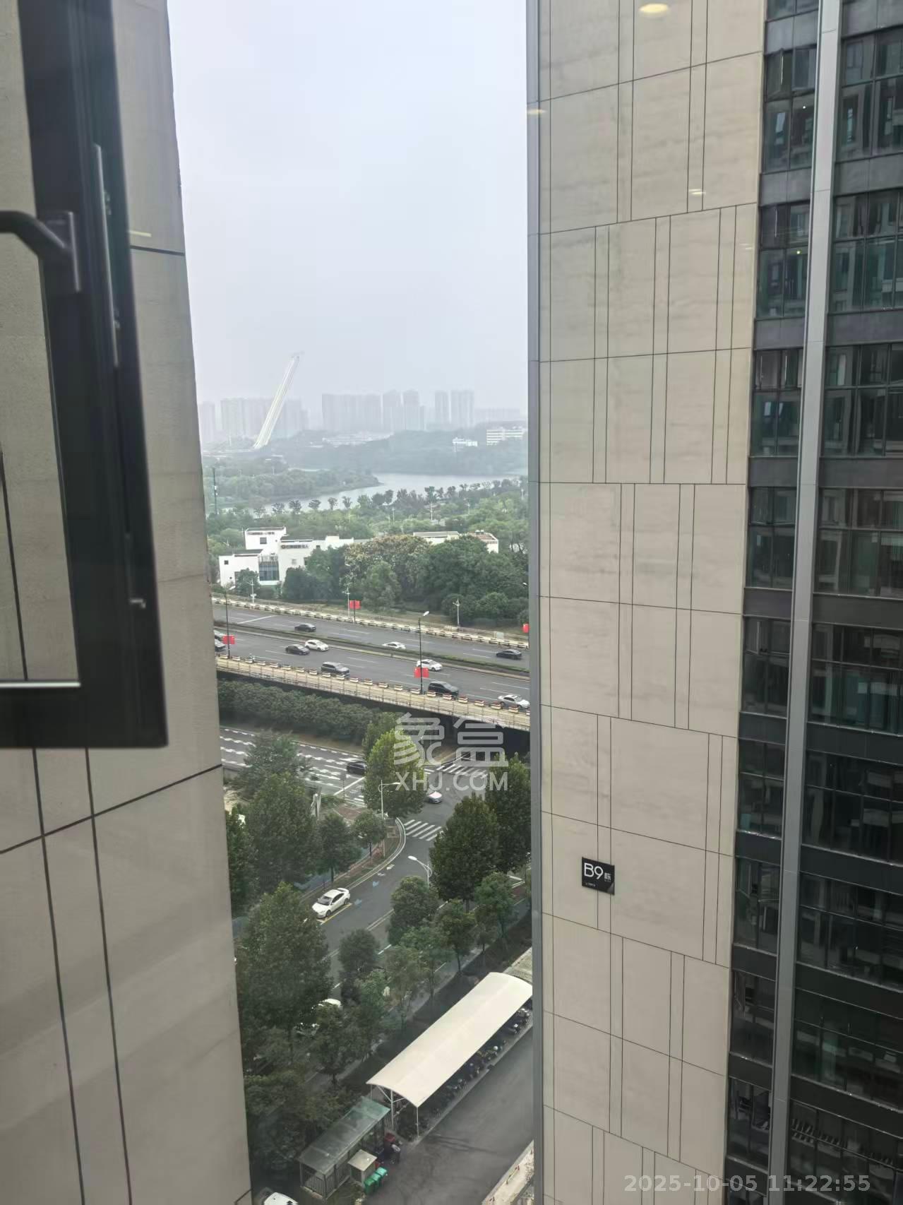 绿地V岛 3室1厅2卫 6000.0元/月 绿地V岛 3室1厅2卫 6000.0元/月室内图