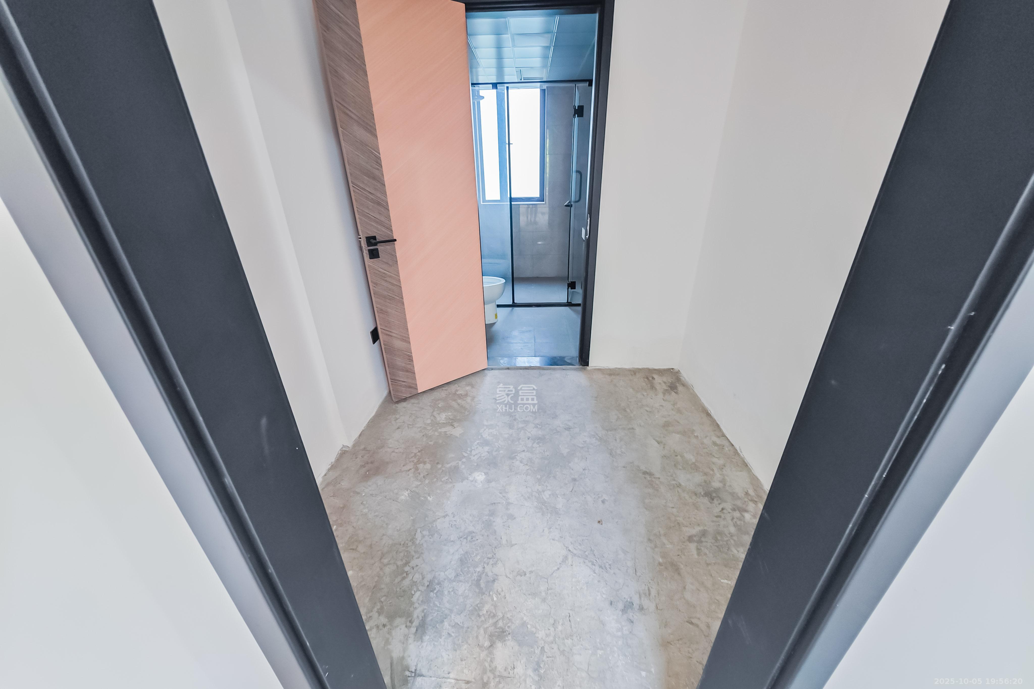 臻园  4室2厅2卫    150.0万卧室