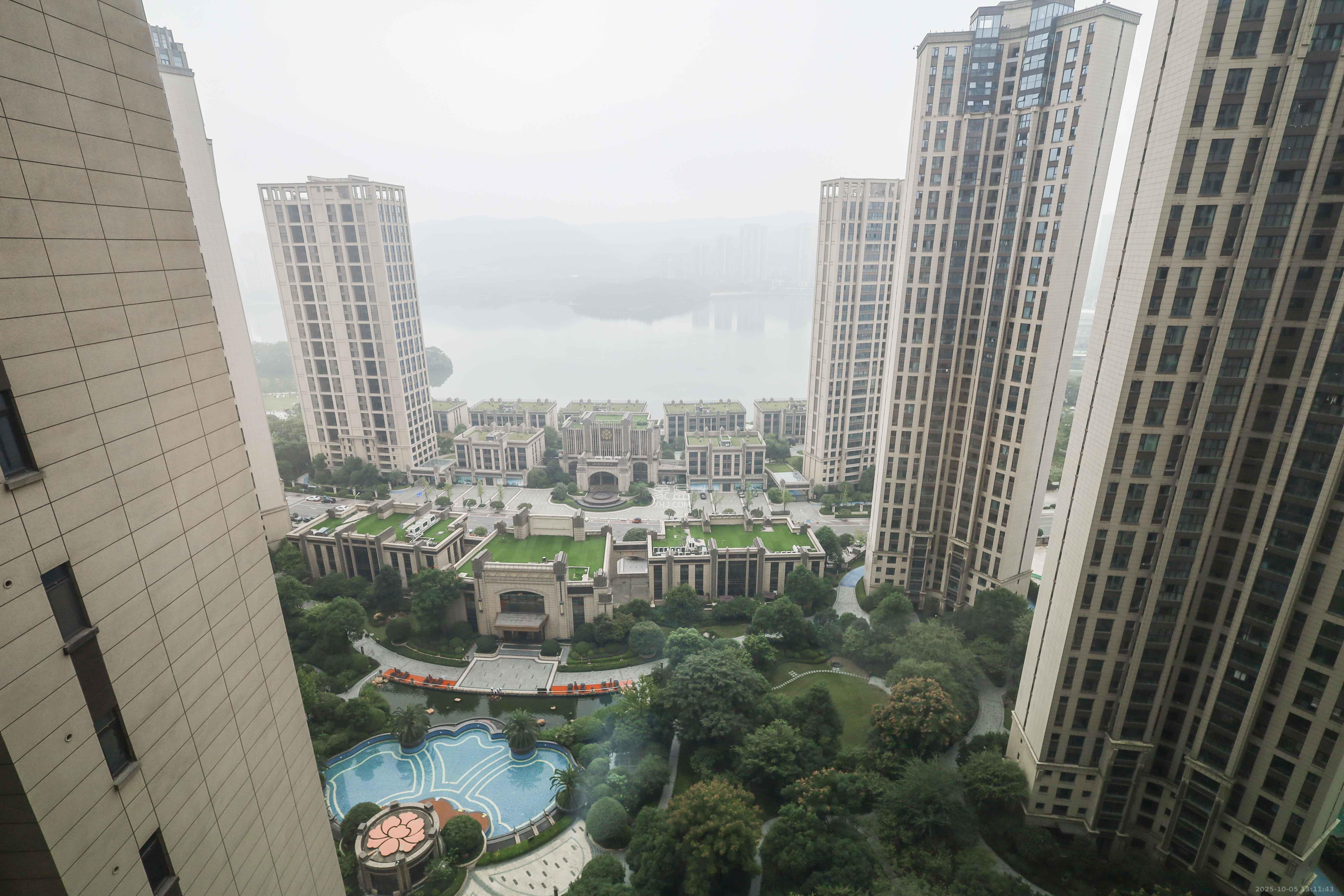 晟通牡丹舸 4室2厅2卫 430.0万 晟通牡丹舸 4室2厅2卫 430.0万阳台