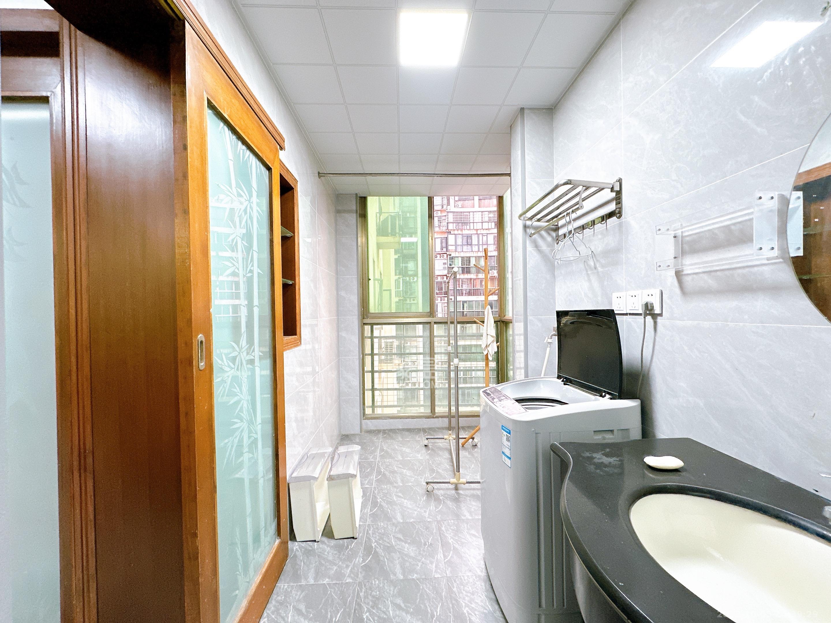 锦绣华天  3室2厅1卫    3500.0元/月 锦绣华天  3室2厅1卫    3500.0元/月室内图