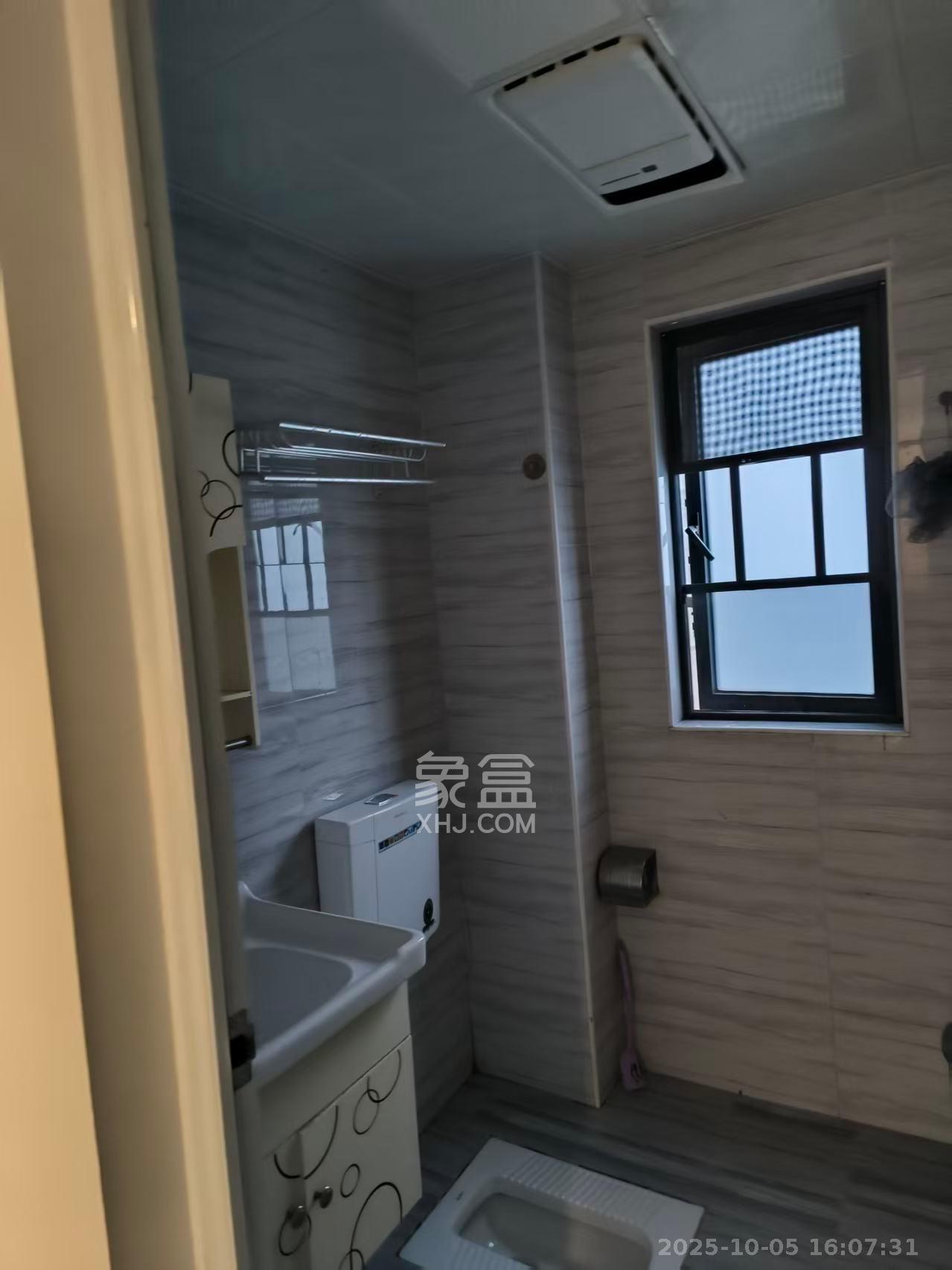 长房云时代  3室2厅1卫    2400.0元/月室内图