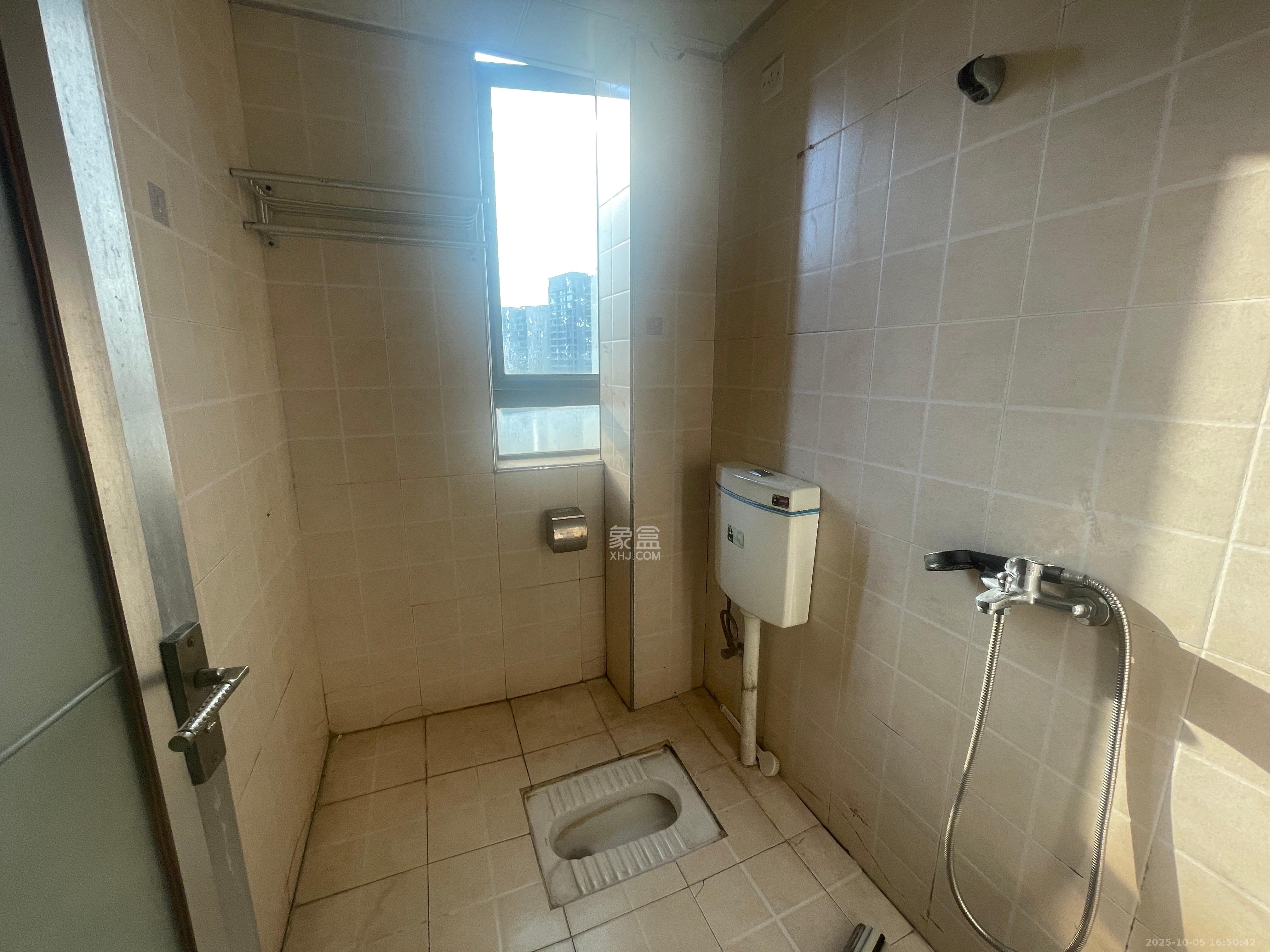 东岸梅园小区 3室2厅1卫 2100.00元/月 东岸梅园小区 3室2厅1卫 2100.00元/月室内图