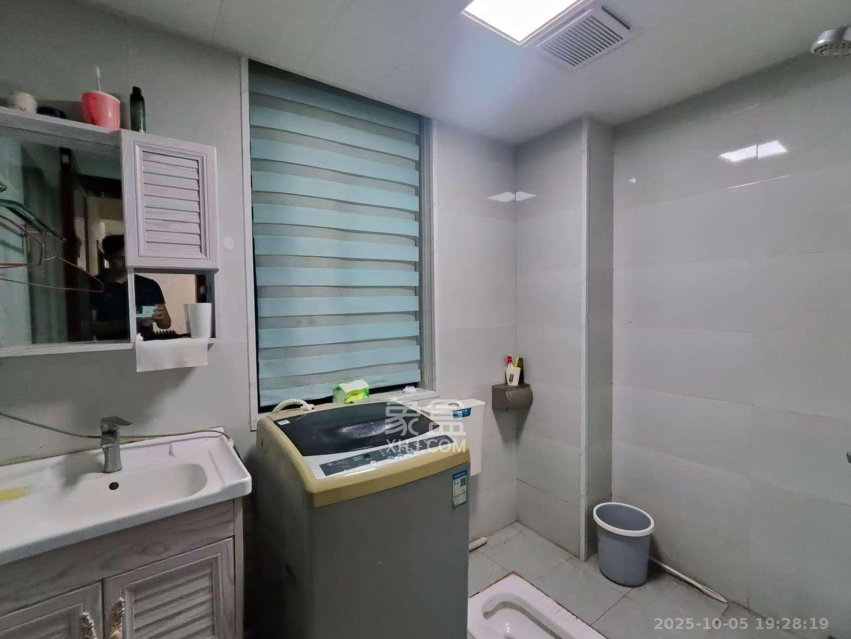 辉煌国际城二期  3室2厅1卫    2500.0元/月室内图