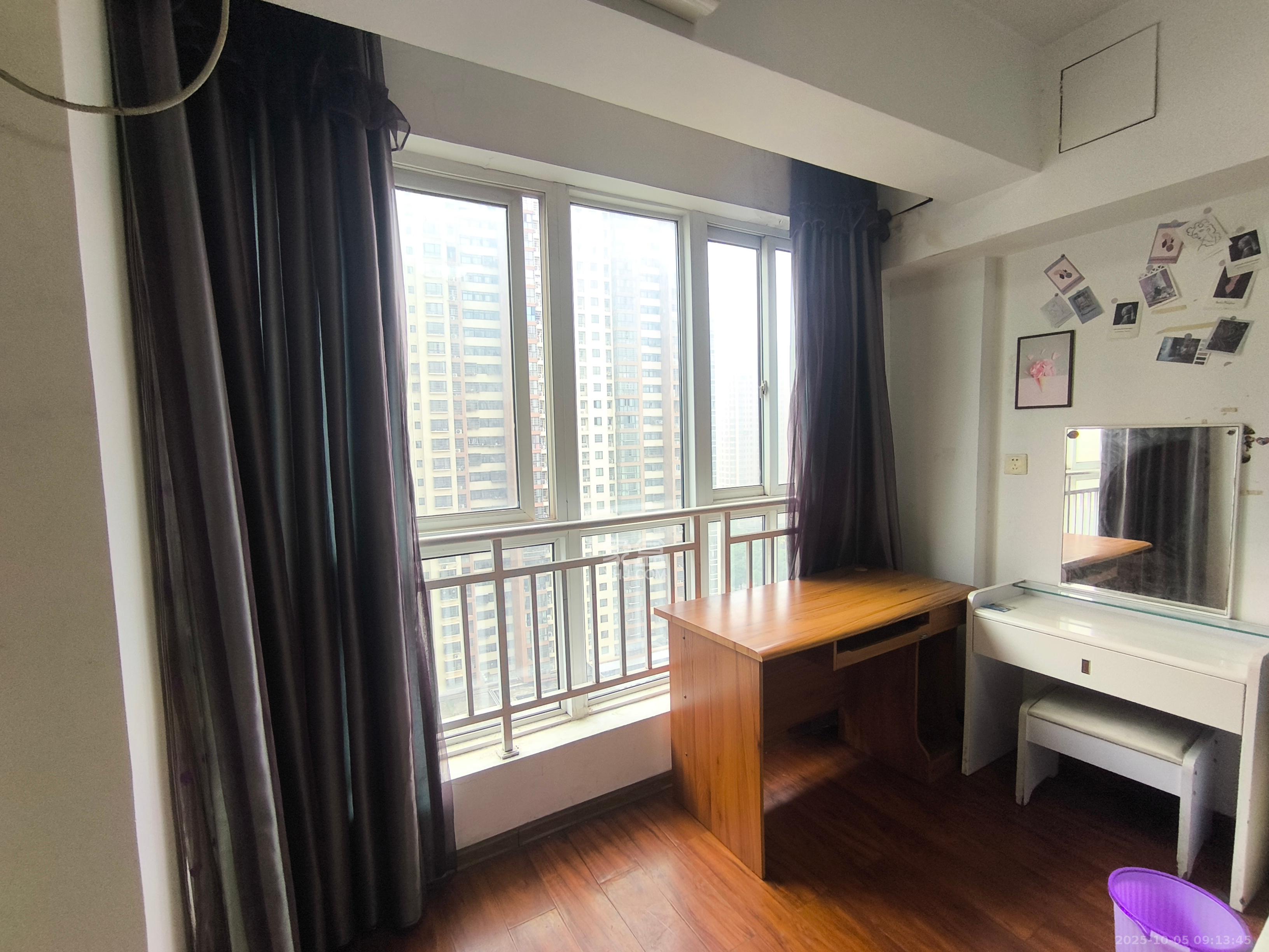 时代星城  1室1厅1卫    1000.0元/月 时代星城  1室1厅1卫    1000.0元/月