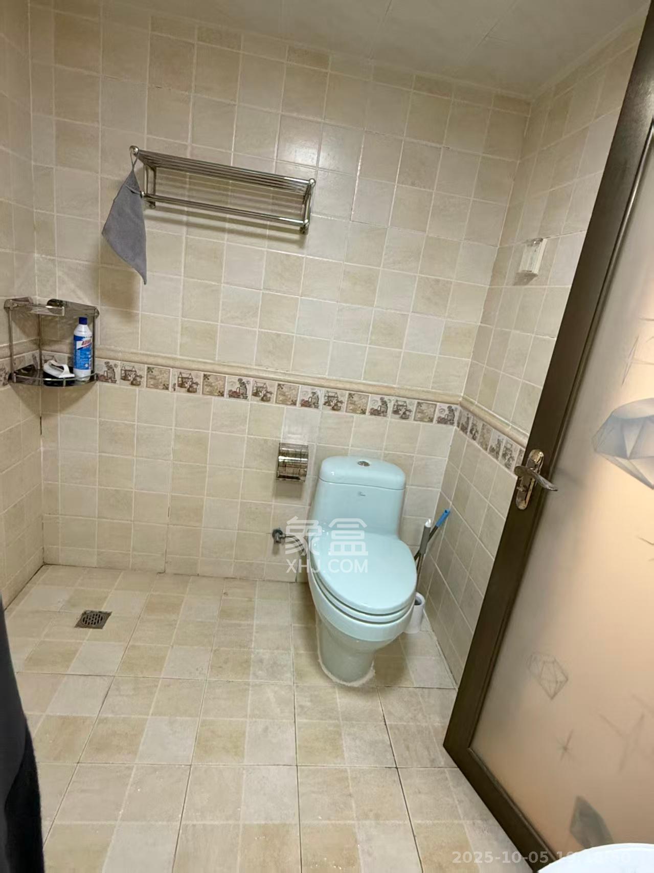 奥克斯广场 1室1厅1卫 2000.0元/月 奥克斯广场 1室1厅1卫 2000.0元/月室内图