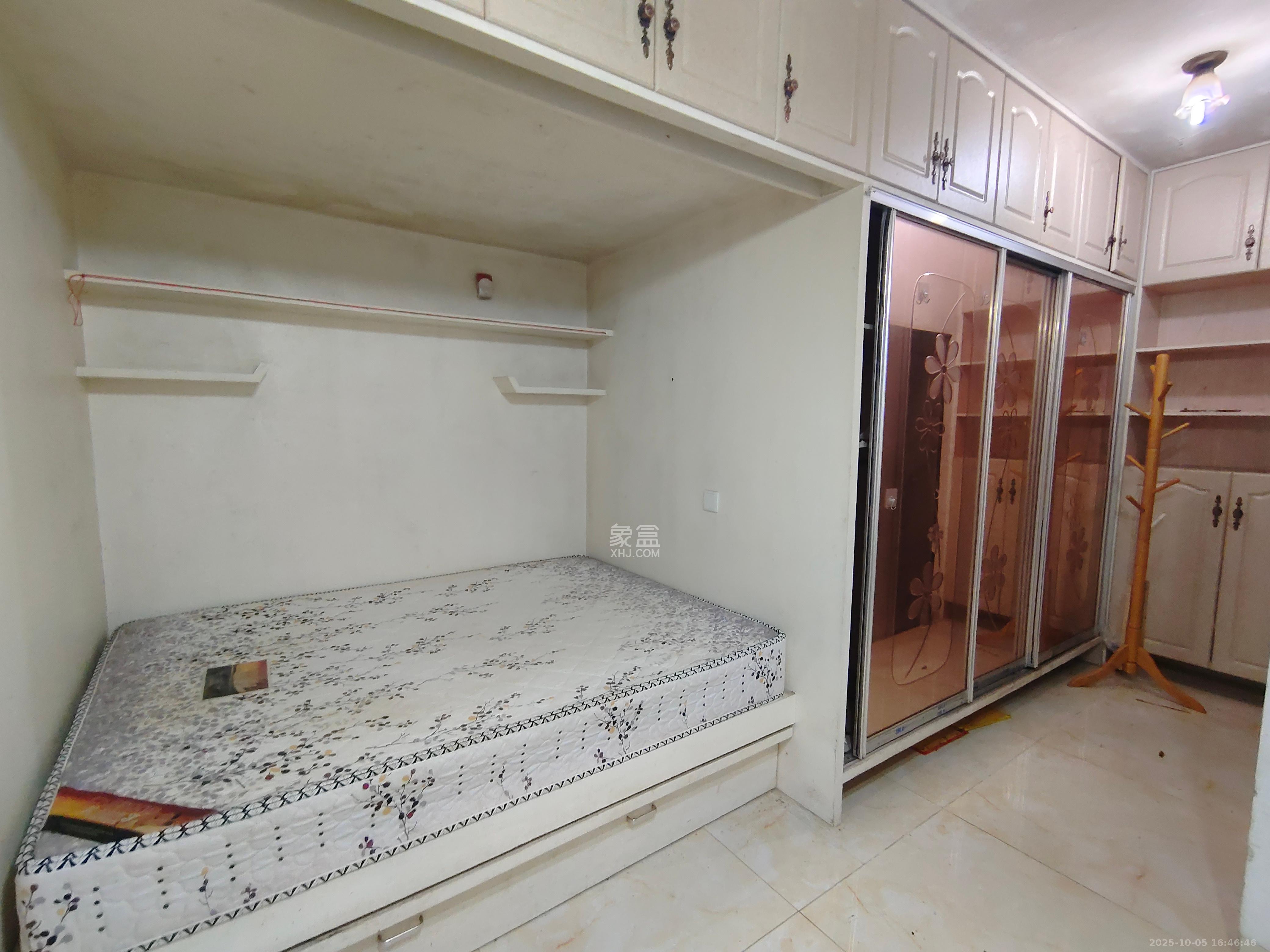 西山汇景一、二期  1室1厅1卫    1700.0元/月 西山汇景一、二期  1室1厅1卫    1700.0元/月室内图