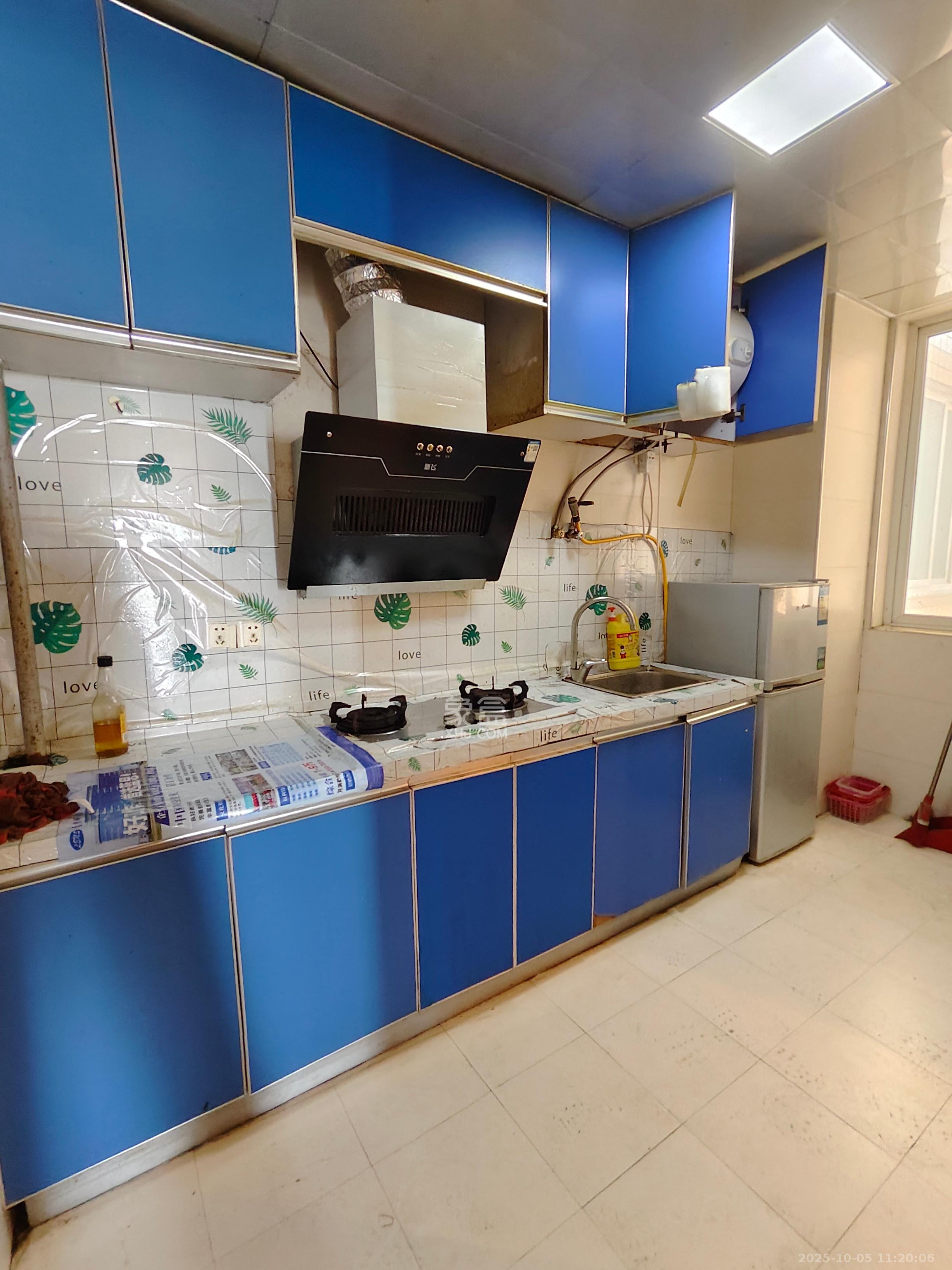 圣力华苑 1室1厅1卫 1200.0元/月 圣力华苑 1室1厅1卫 1200.0元/月室内图