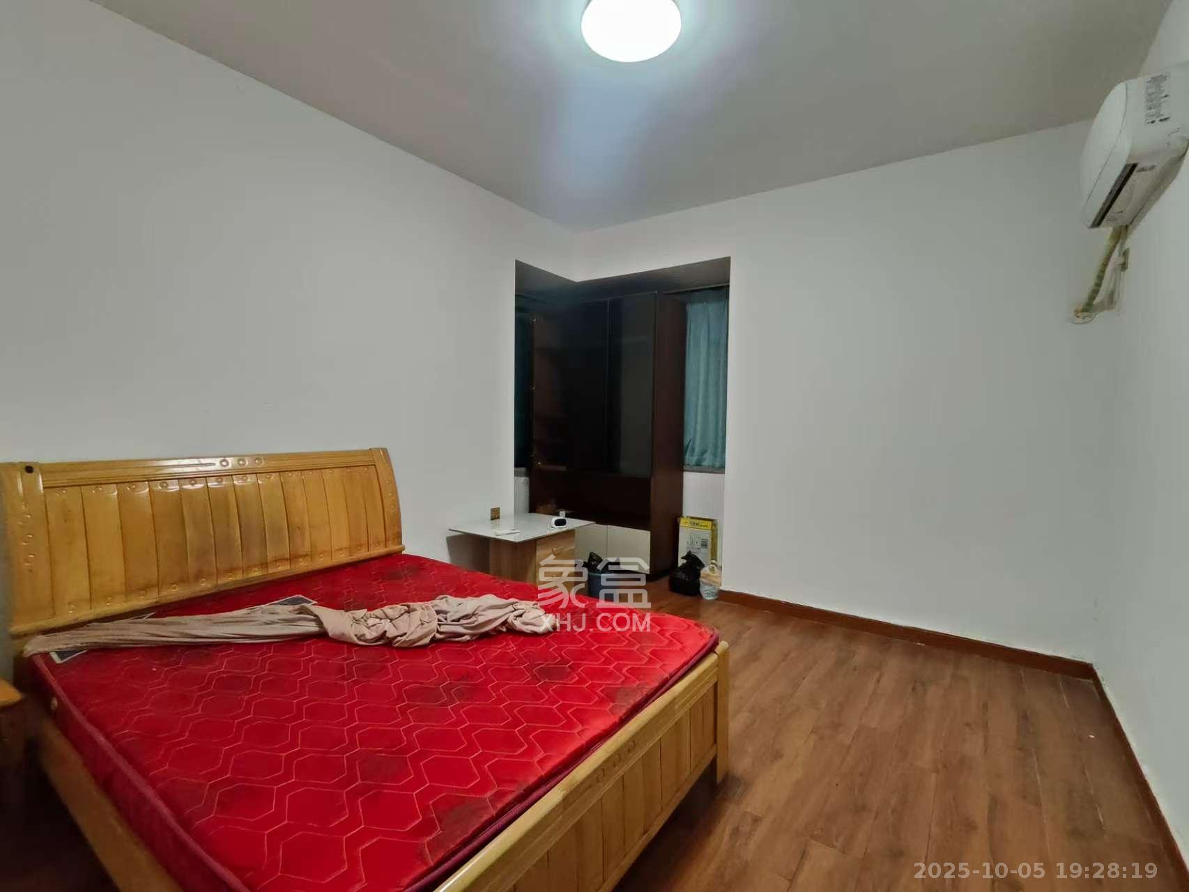 辉煌国际城二期  3室2厅1卫    2500.0元/月室内图