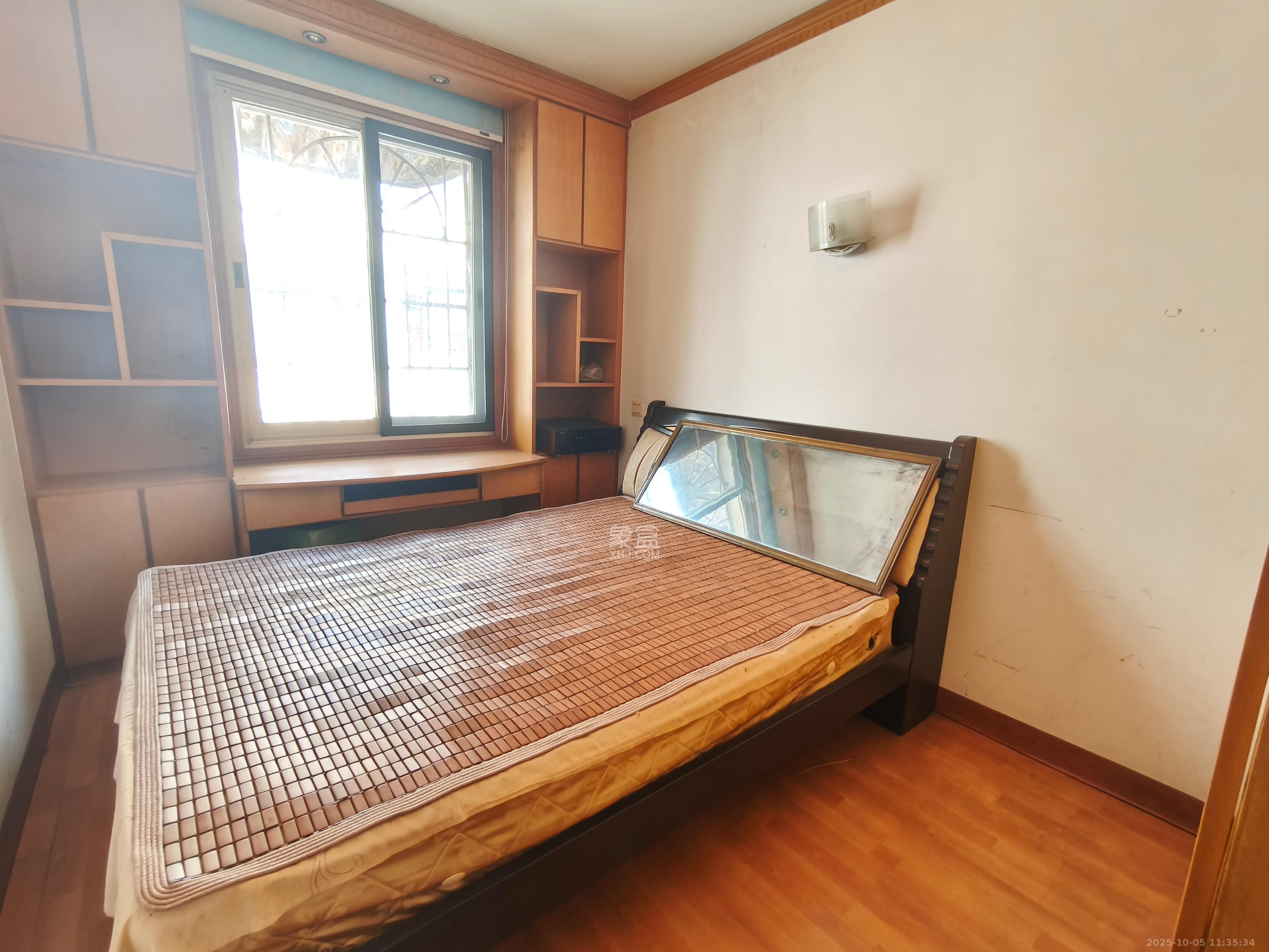 三湘小区  3室1厅1卫    1600.0元/月室内图