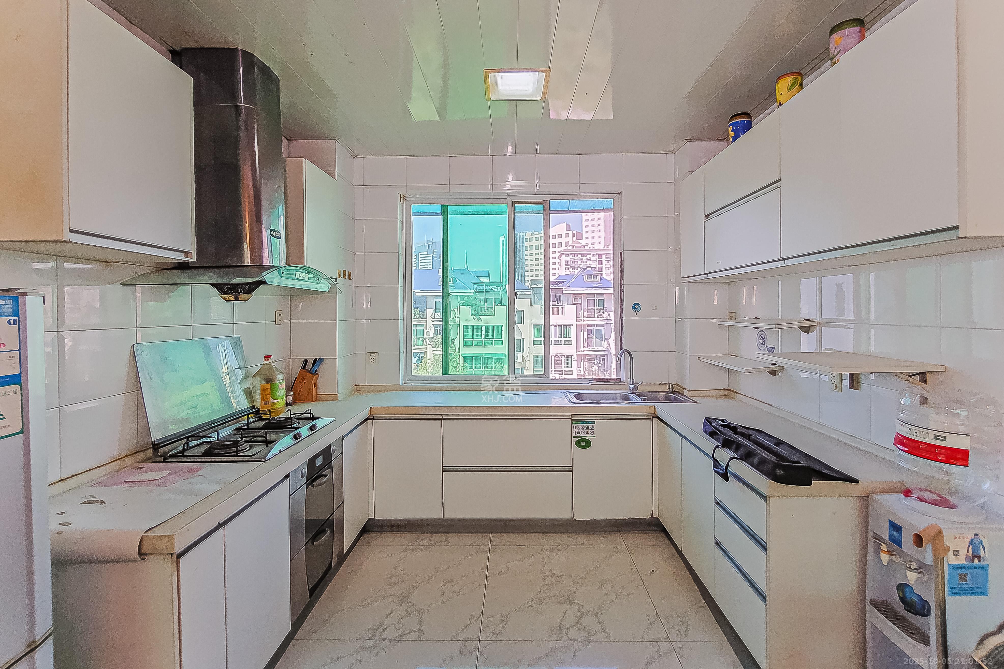 明媚星城 5室2厅2卫 150.0万 明媚星城 5室2厅2卫 150.0万厨房