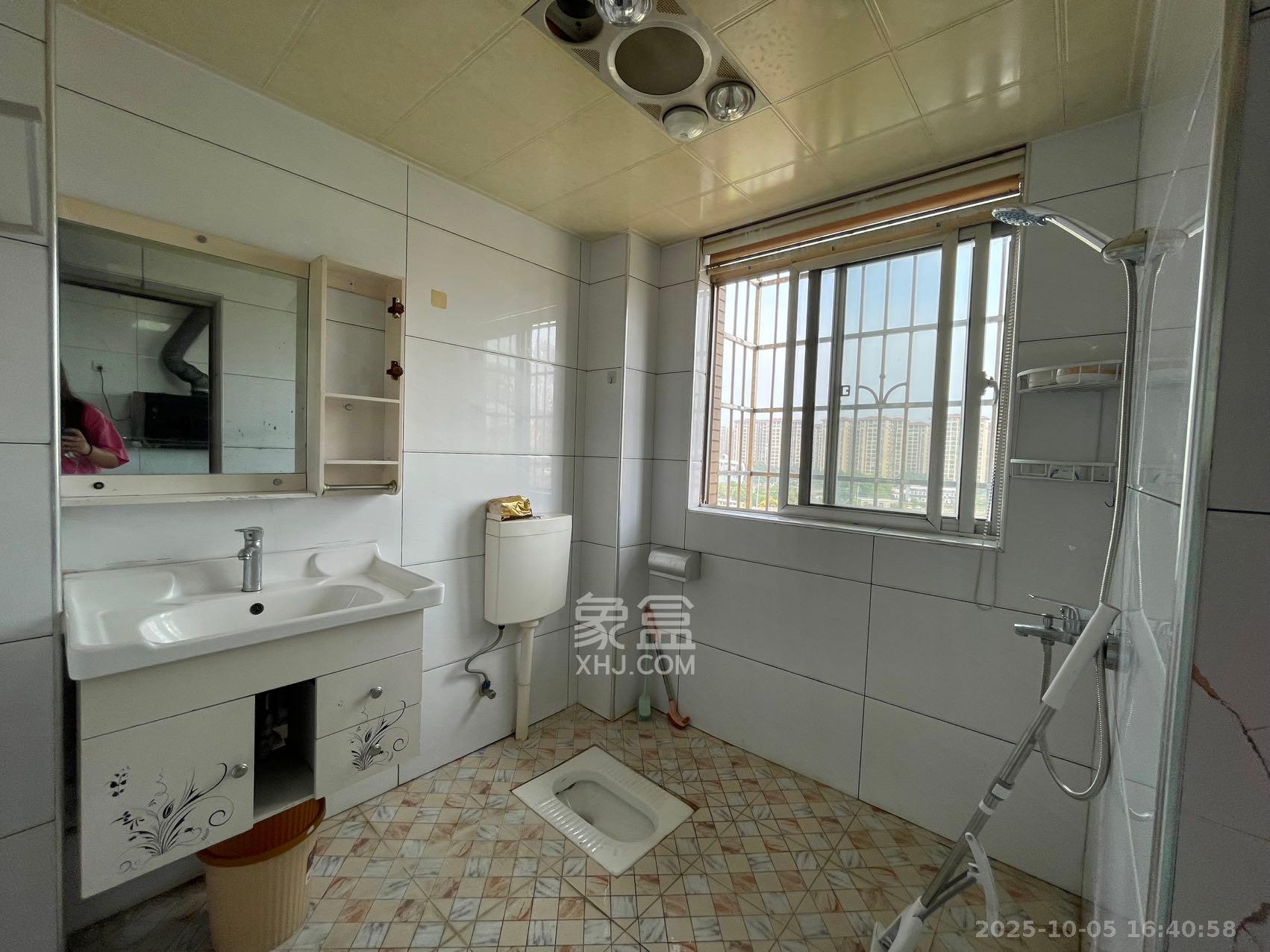 先锋新宇 3室2厅2卫 2500.0元/月 先锋新宇 3室2厅2卫 2500.0元/月室内图