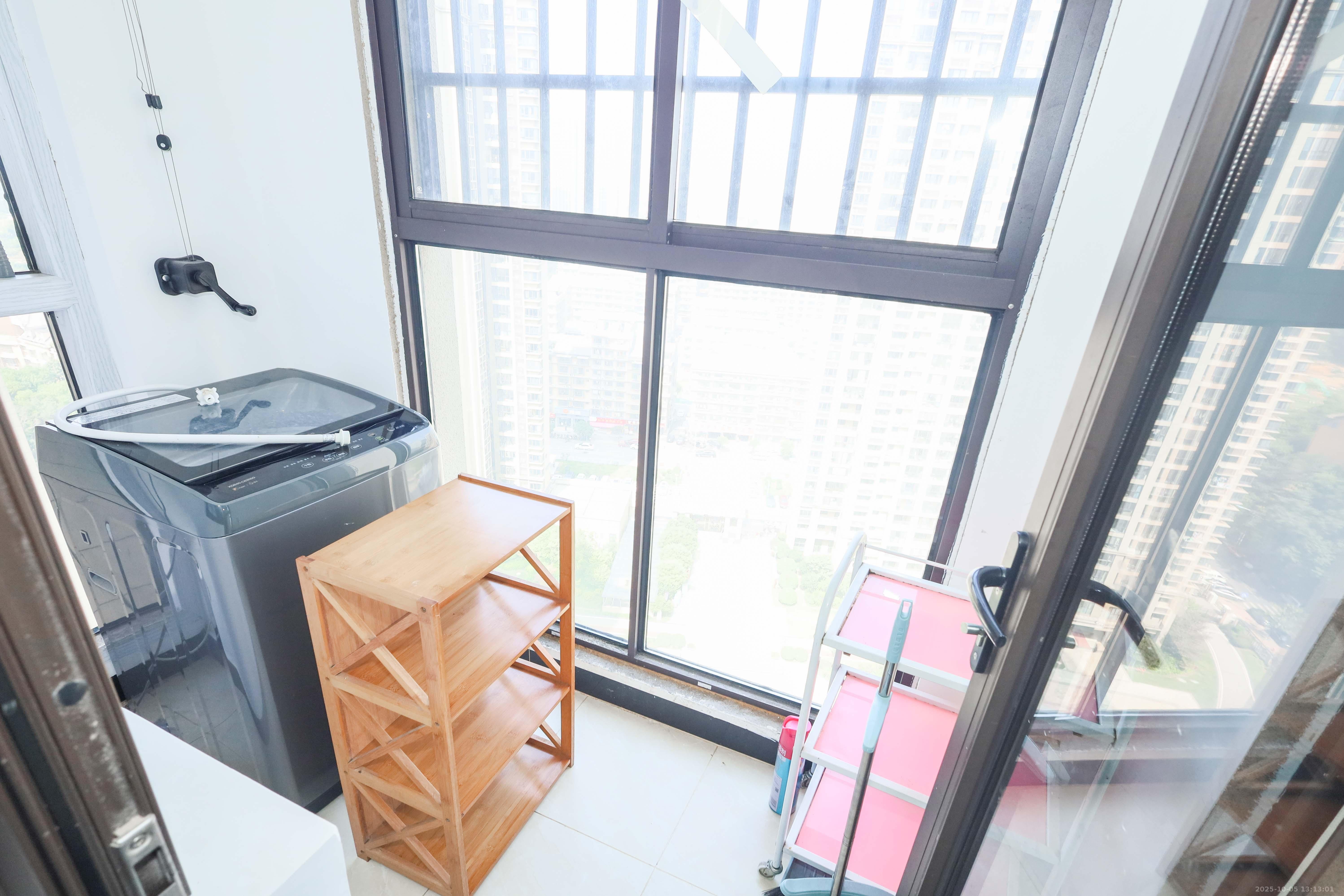 梅溪盛荟  3室2厅2卫    118.0万阳台