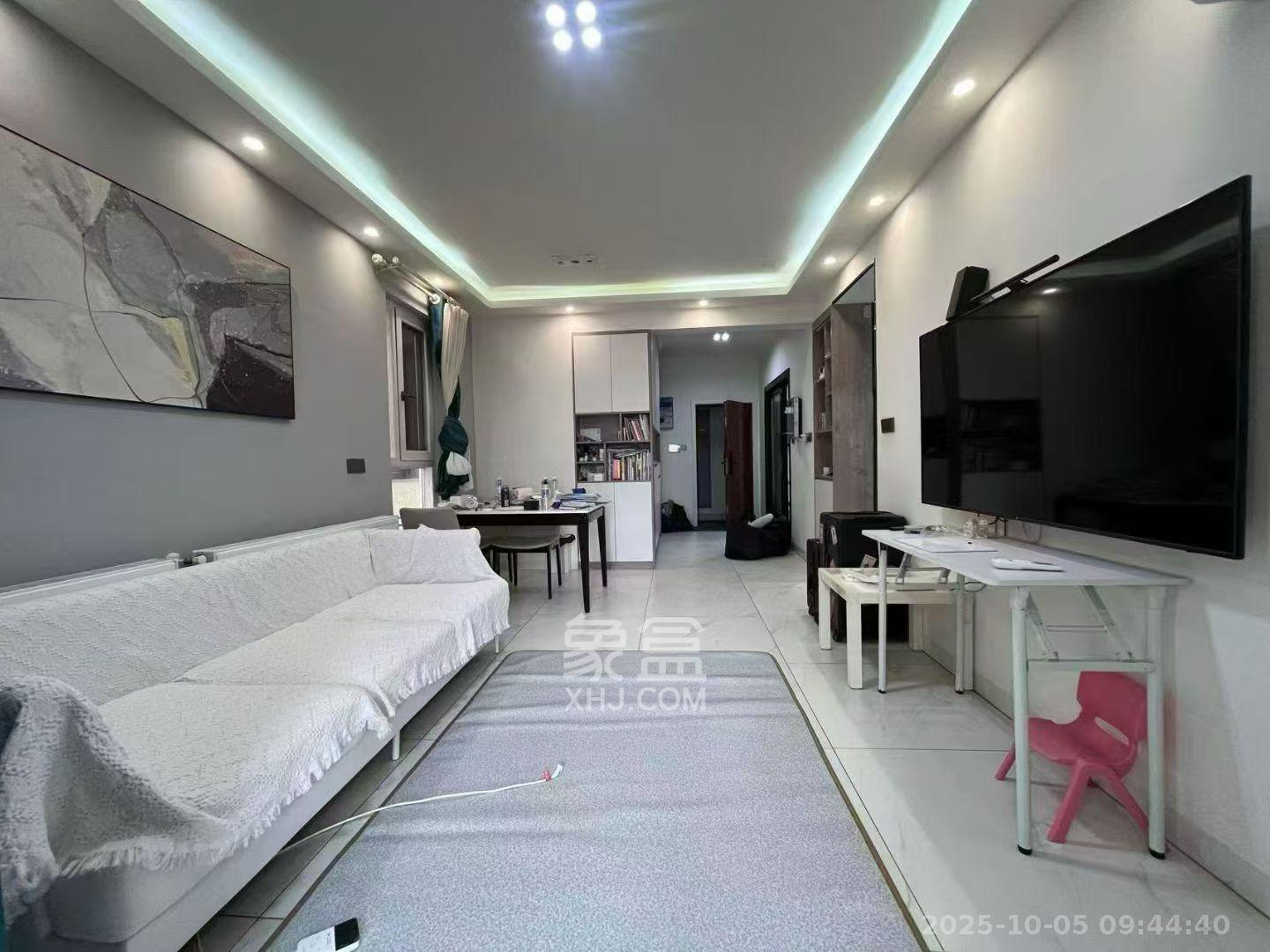 金碧文华  2室2厅1卫    2200.0元/月室内图