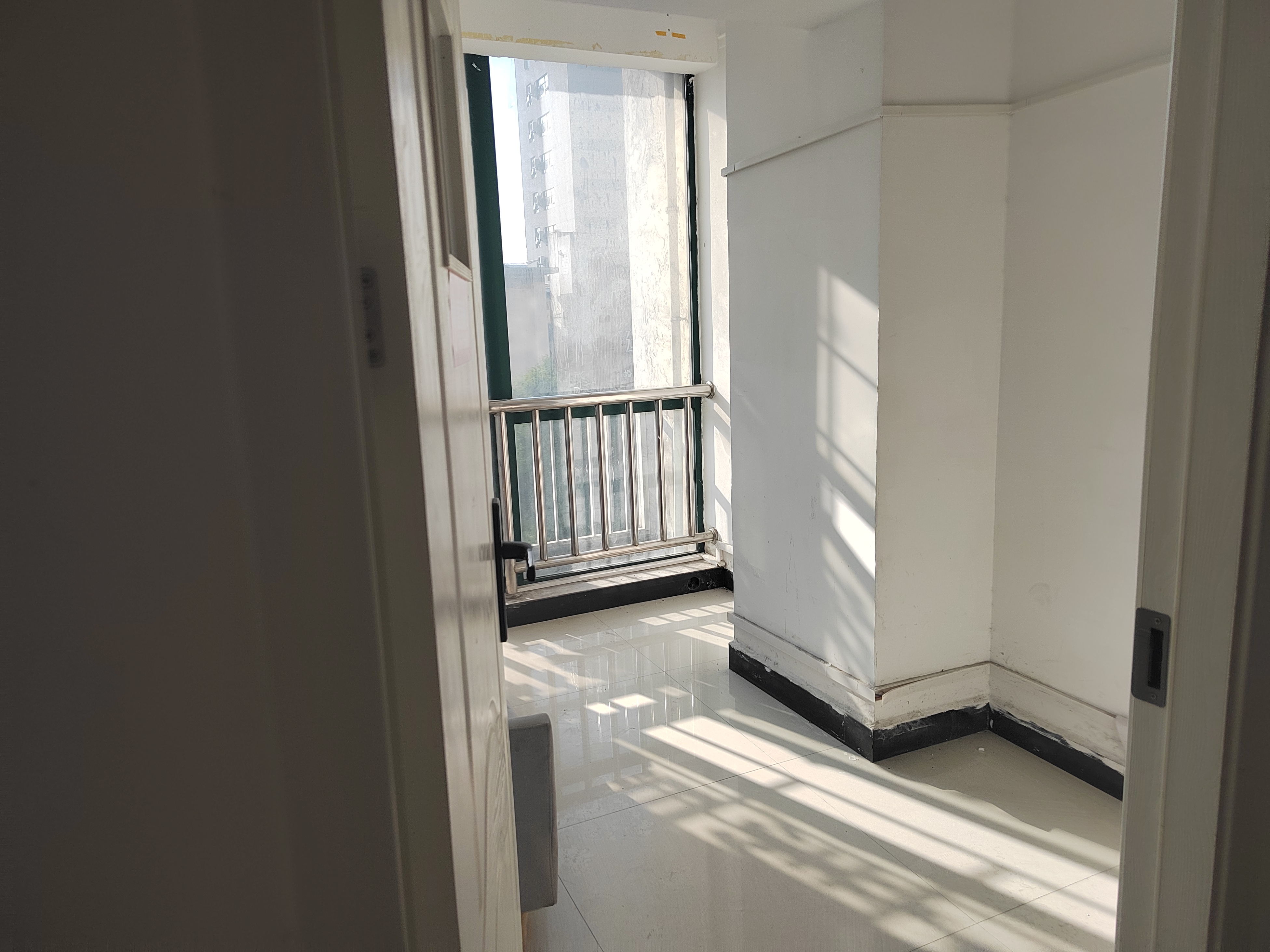 SOHO尚都 6室1厅1卫 3200.0元/月 SOHO尚都 6室1厅1卫 3200.0元/月室内图