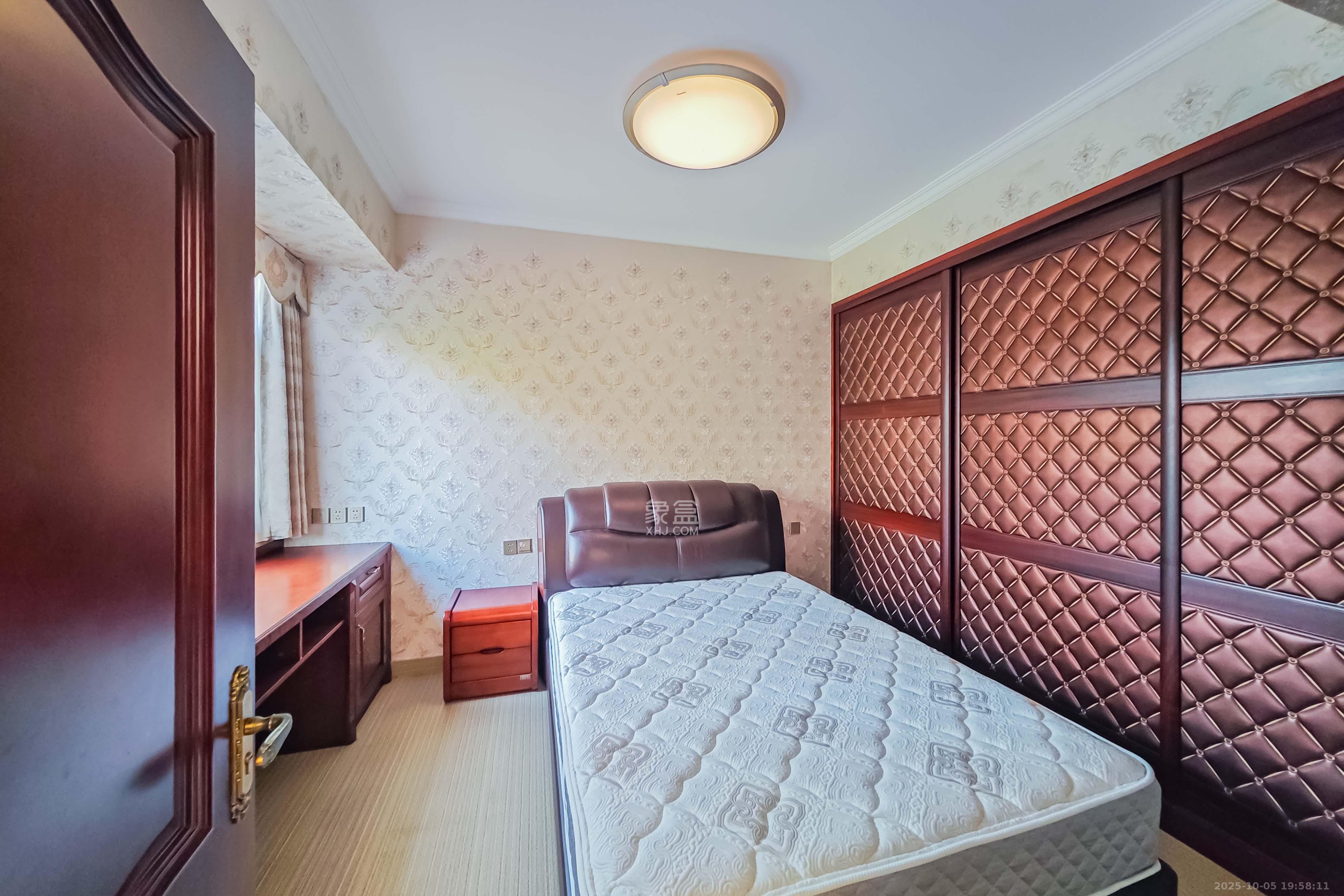 吉联小区(红墅湾)  3室2厅2卫    320.0万 吉联小区(红墅湾)  3室2厅2卫    320.0万卧室