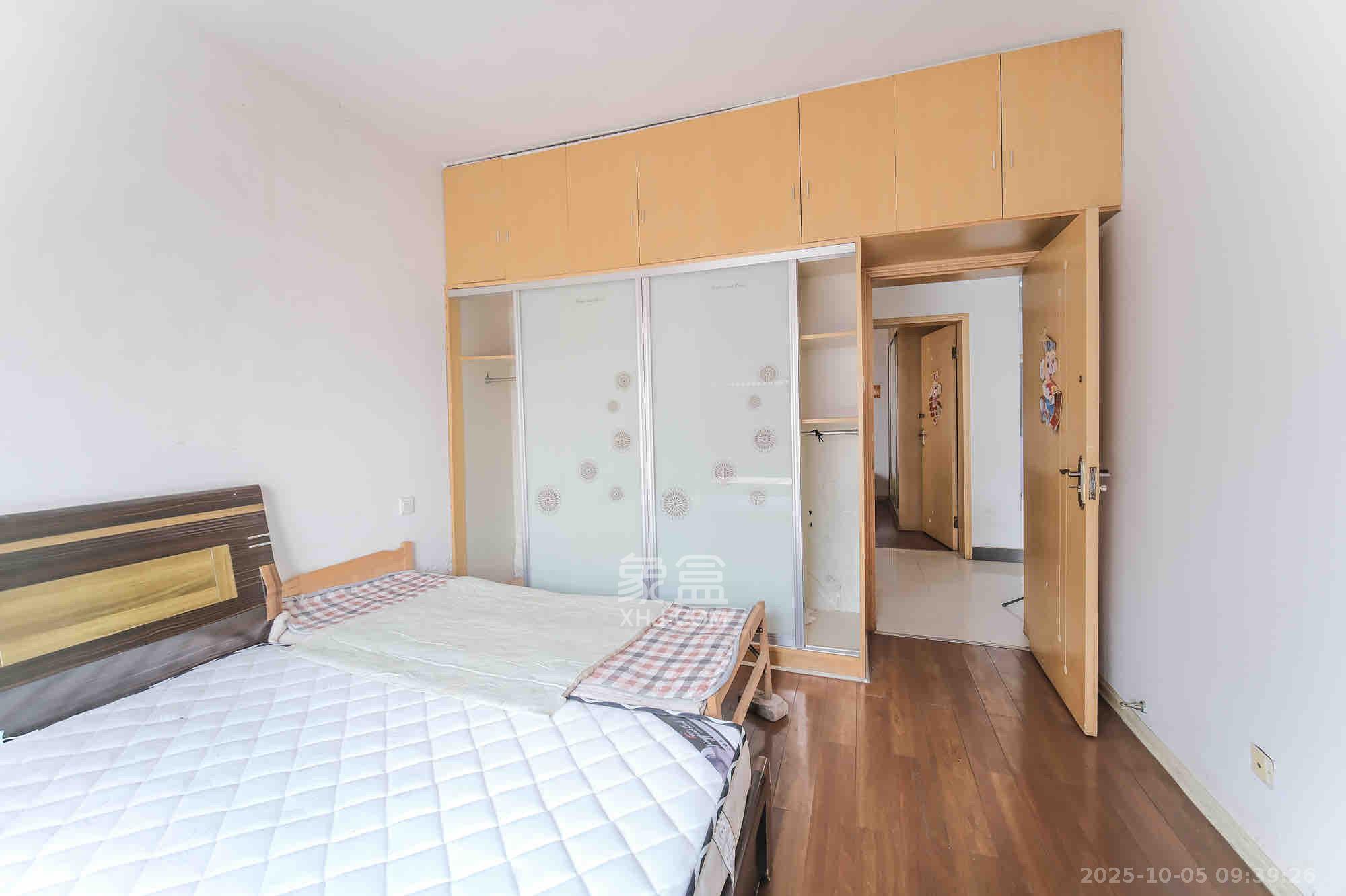 万丽景园 1室2厅1卫 1600.0元/月 万丽景园 1室2厅1卫 1600.0元/月室内图