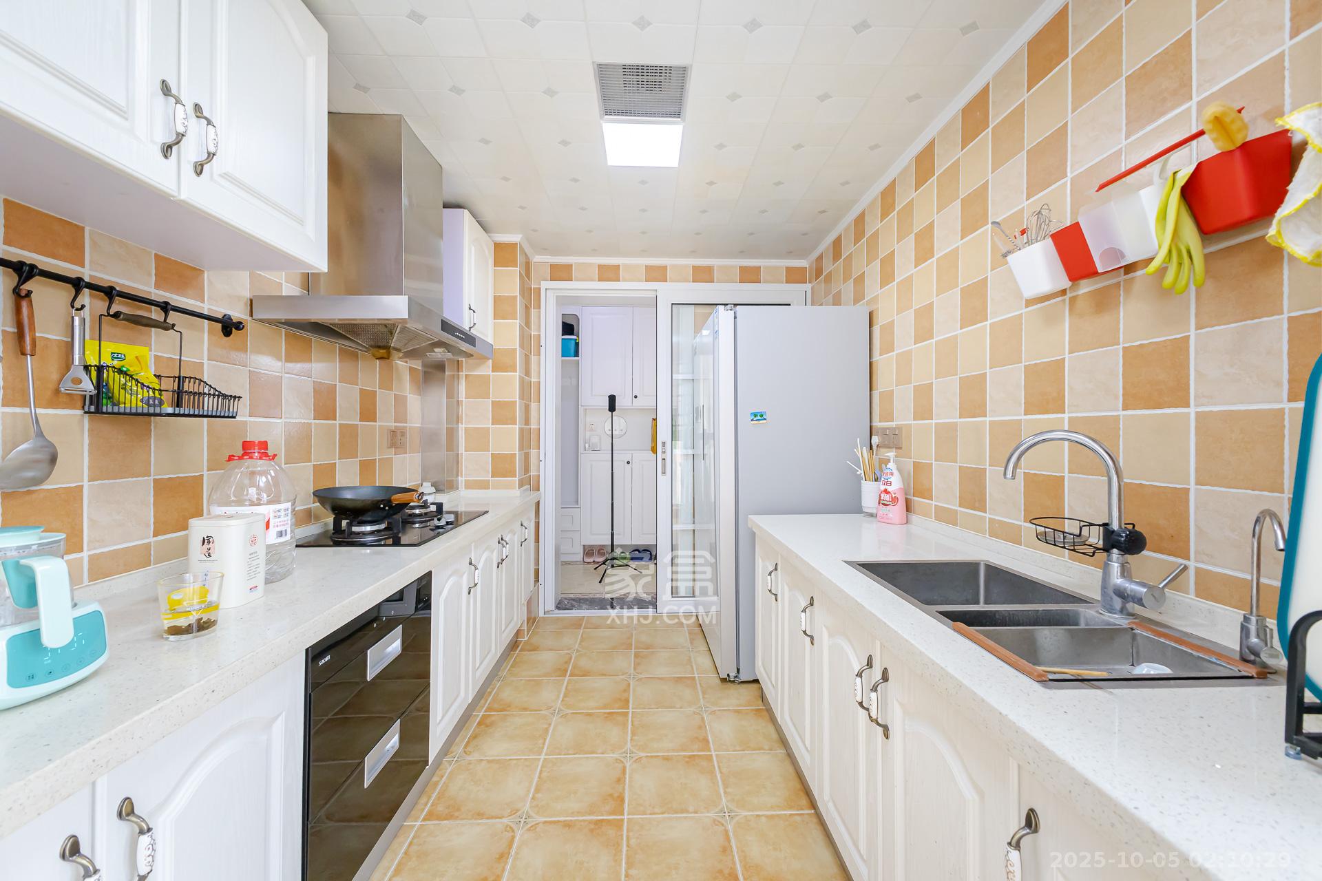 龙湖湘风原著（龙湖湘风星城）  4室2厅2卫    123.0万厨房