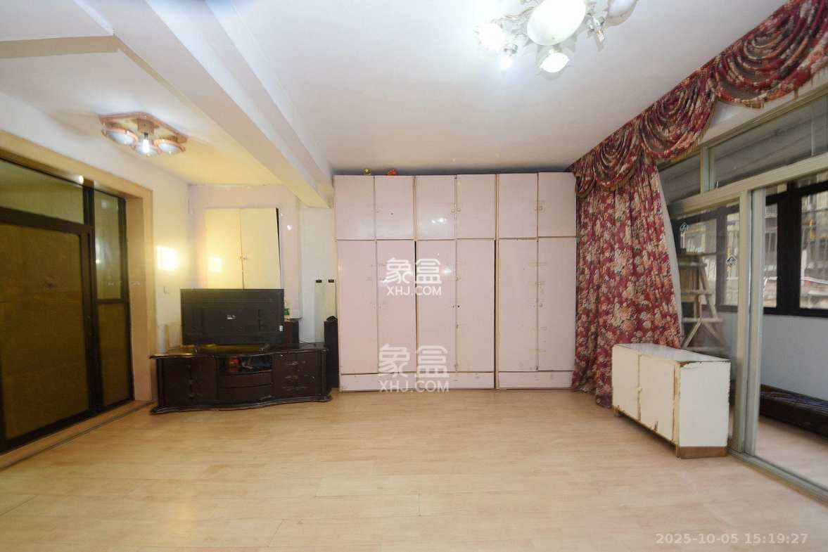 湖南省歌舞剧院宿舍 3室1厅1卫 3400.0元/月 湖南省歌舞剧院宿舍 3室1厅1卫 3400.0元/月室内图