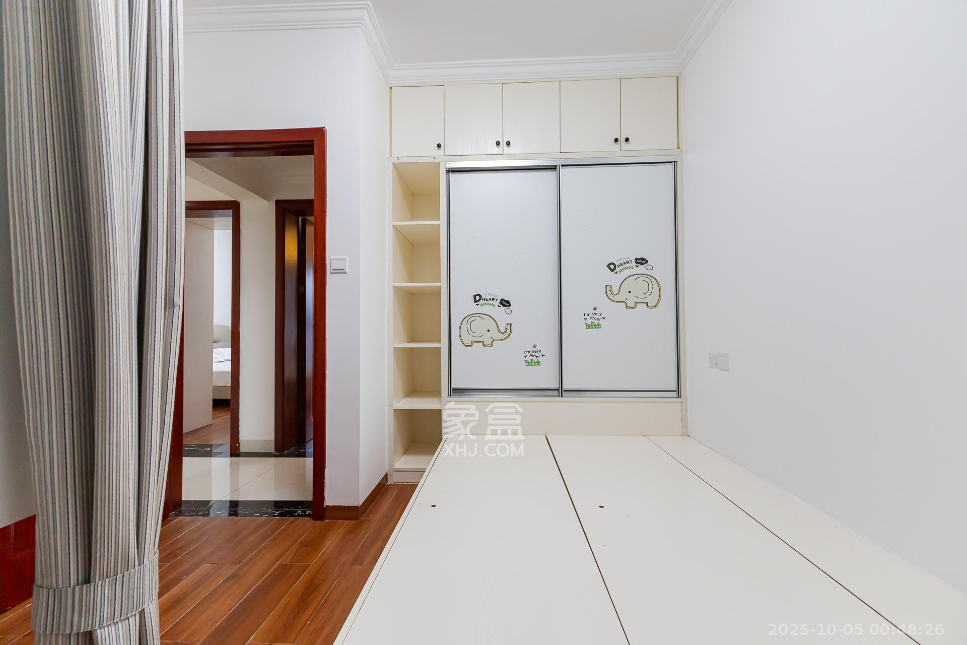 龙湖湘风原著（龙湖湘风星城）  3室2厅1卫    62.8万卧室