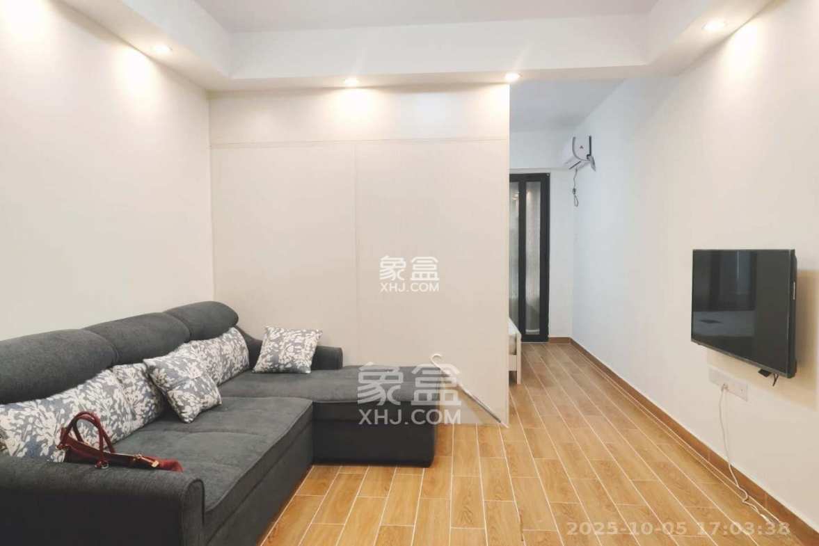 中信凯旋蓝岸(中信新城三期) 1室1厅1卫 1300.0元/月 中信凯旋蓝岸(中信新城三期) 1室1厅1卫 1300.0元/月室内图