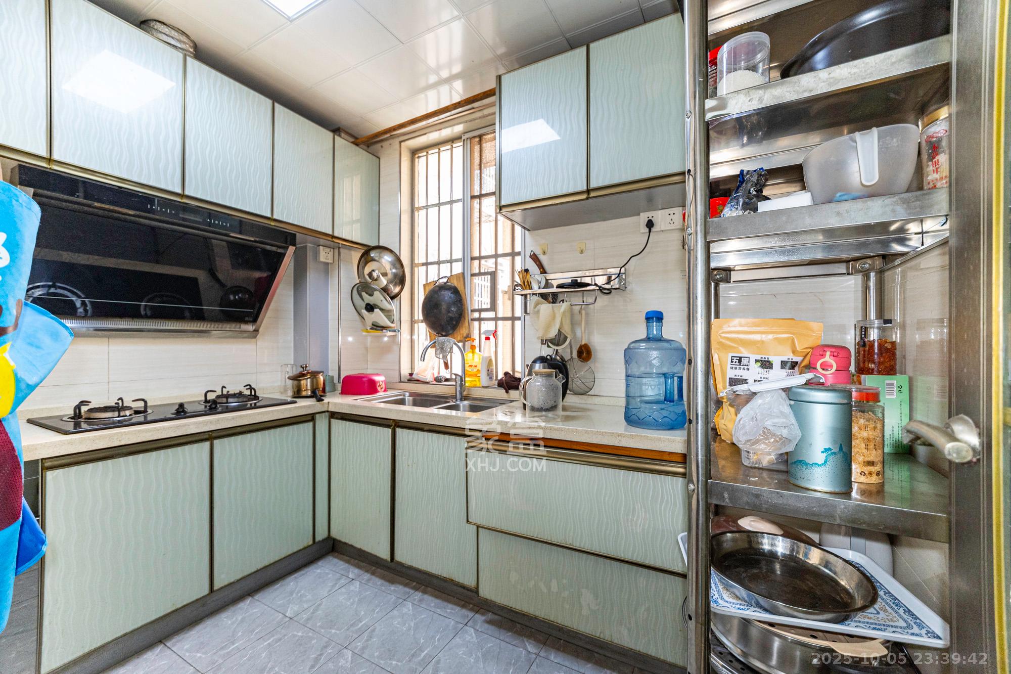 恒广国际景园一二区  2室2厅1卫    61.8万厨房