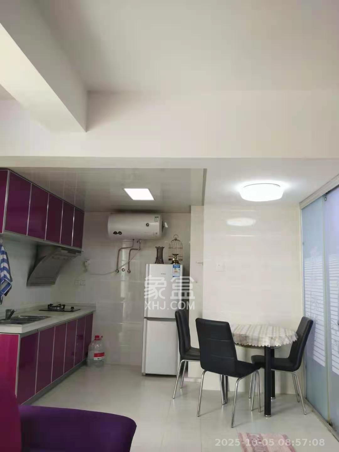 左岸右岸  1室1厅1卫    1600.0元/月室内图