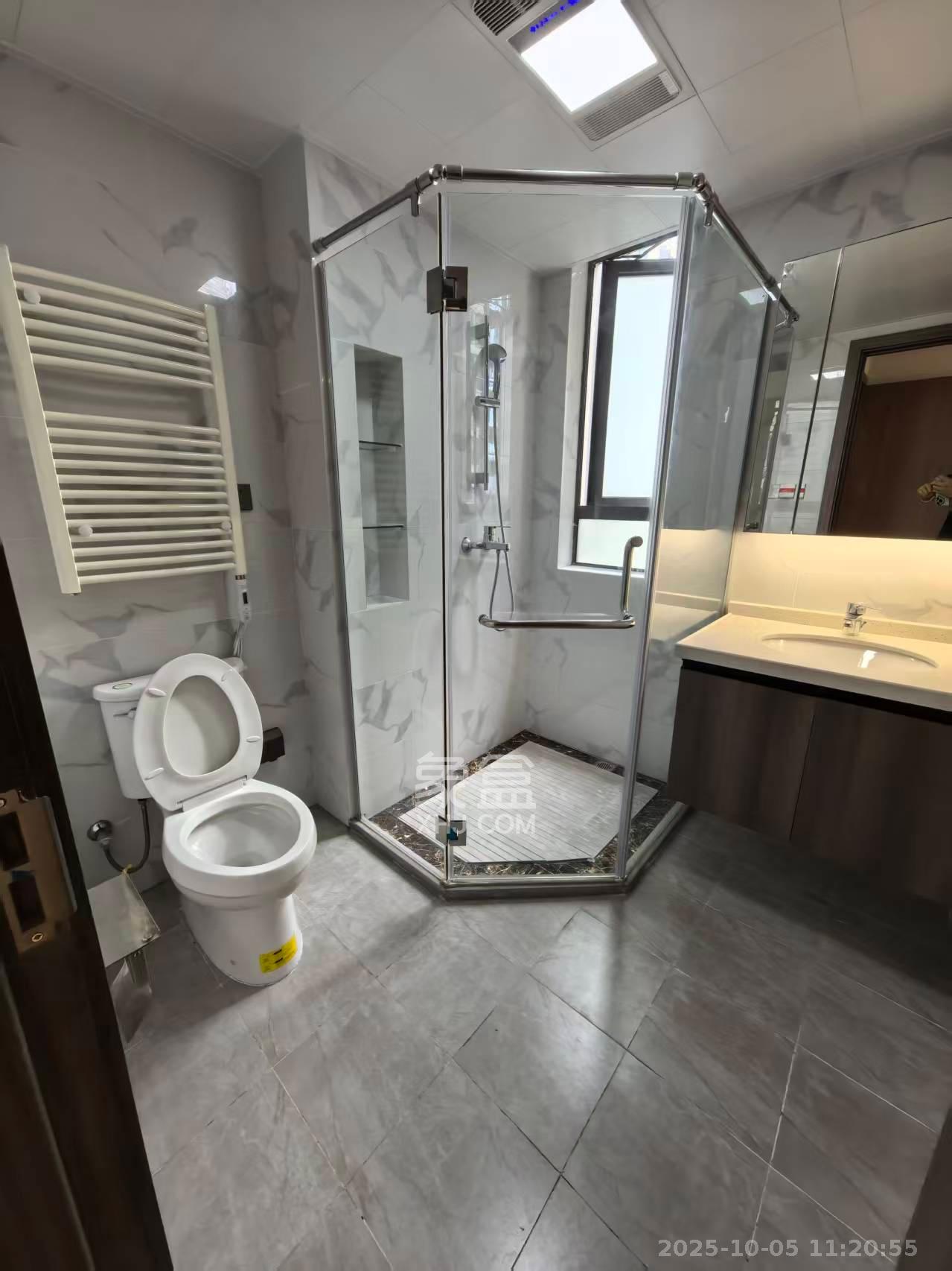 绿地V岛 3室1厅2卫 6000.0元/月 绿地V岛 3室1厅2卫 6000.0元/月室内图