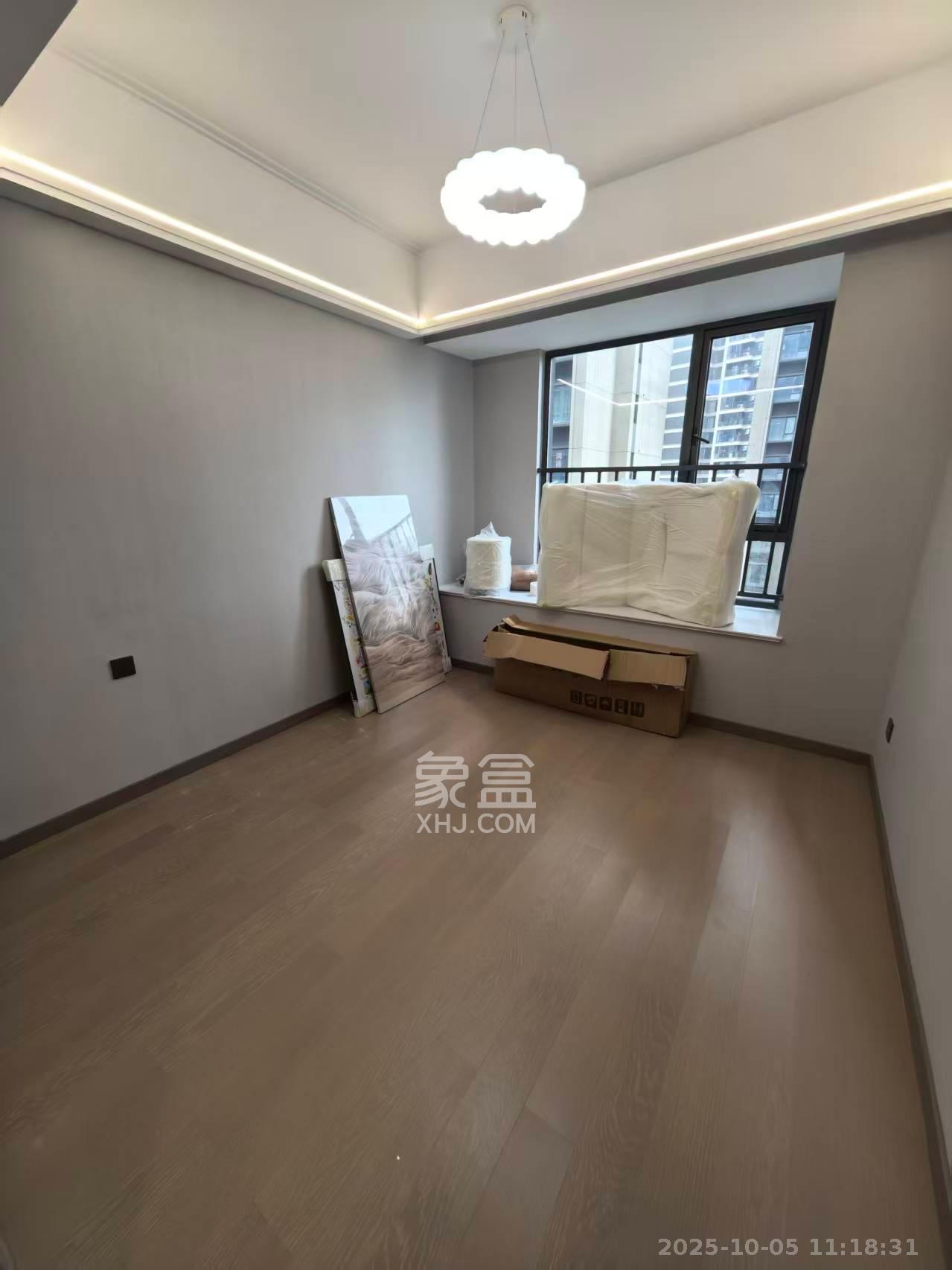 绿地V岛 3室1厅2卫 6000.0元/月 绿地V岛 3室1厅2卫 6000.0元/月室内图