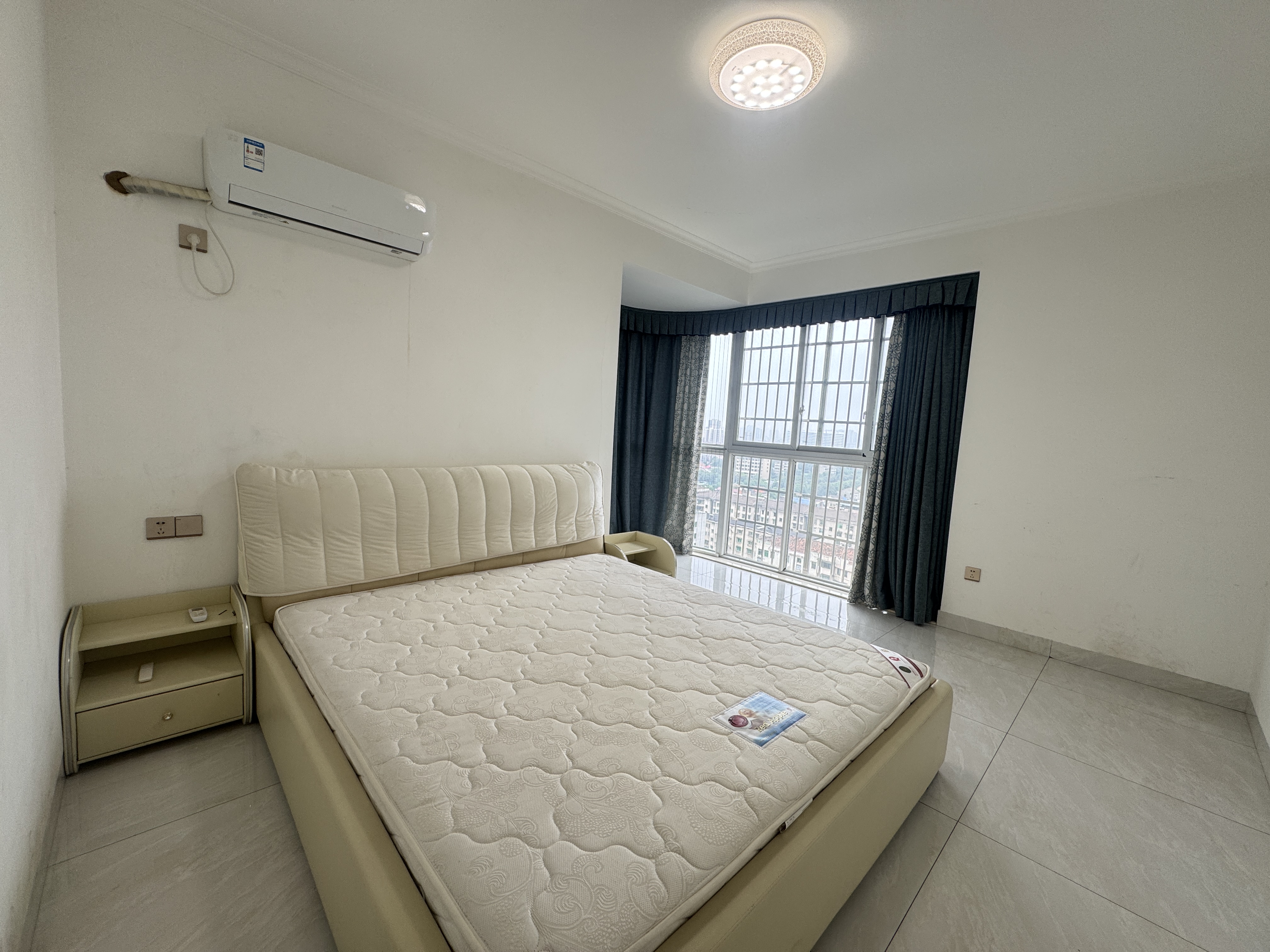 福泽大厦  3室2厅2卫    2000.0元/月室内图