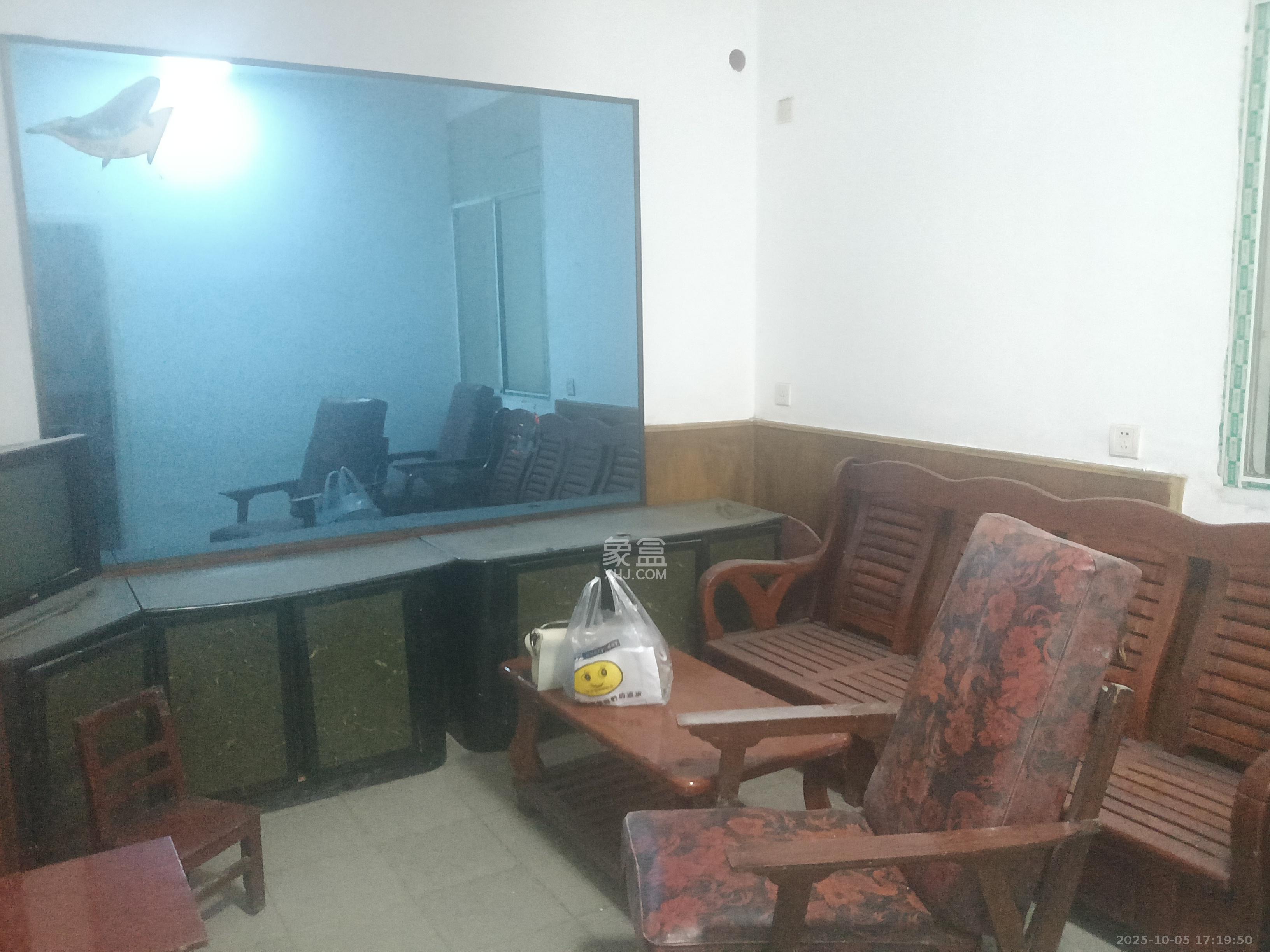 轻苑小区 3室1厅1卫 1600.0元/月 轻苑小区 3室1厅1卫 1600.0元/月室内图