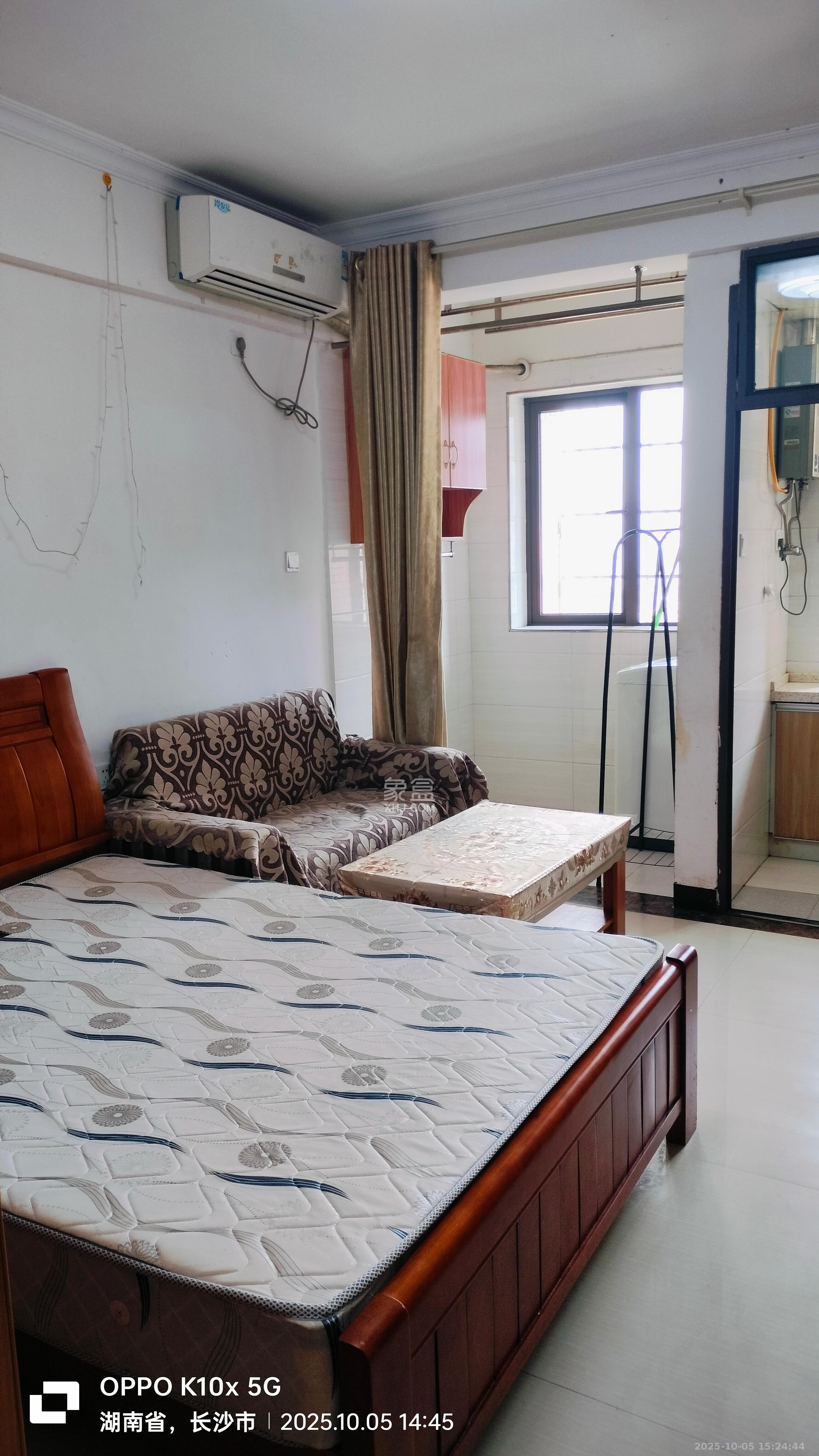 同鑫家园 1室1厅1卫 1300.0元/月 同鑫家园 1室1厅1卫 1300.0元/月室内图