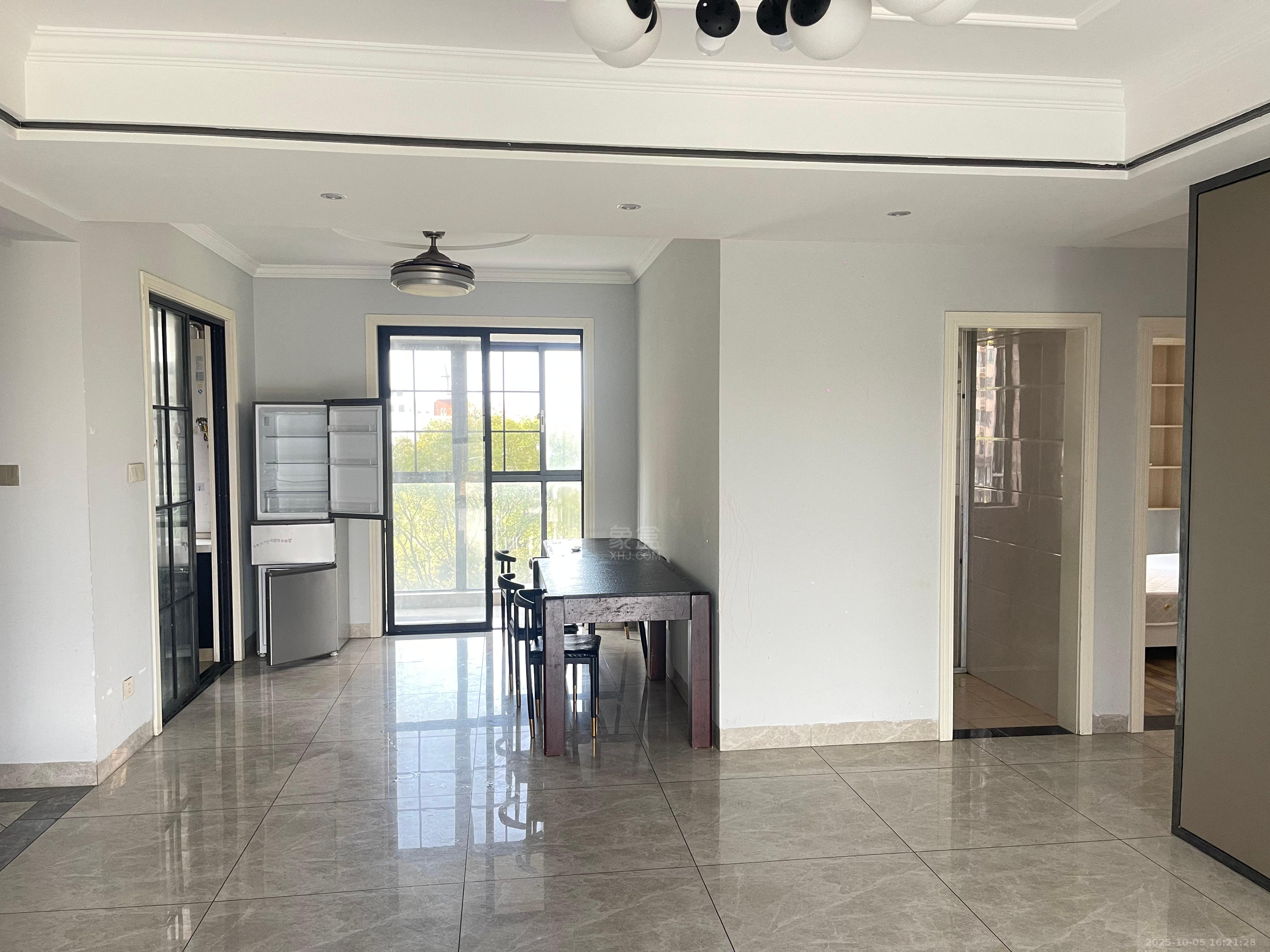 时代新城(翰林府) 3室2厅1卫 2000.0元/月 时代新城(翰林府) 3室2厅1卫 2000.0元/月室内图