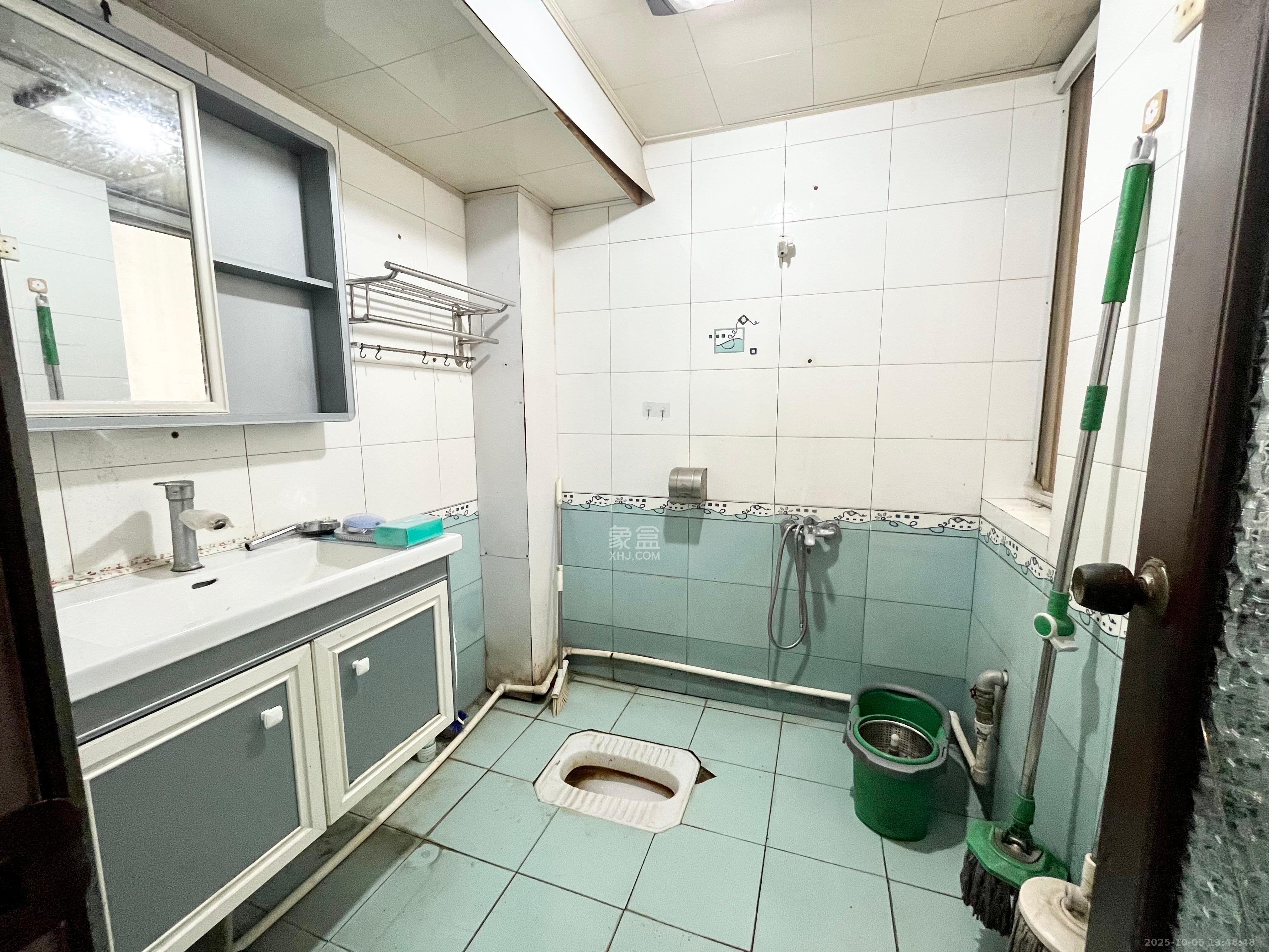 四方小区 3室1厅1卫 1900.0元/月 四方小区 3室1厅1卫 1900.0元/月室内图