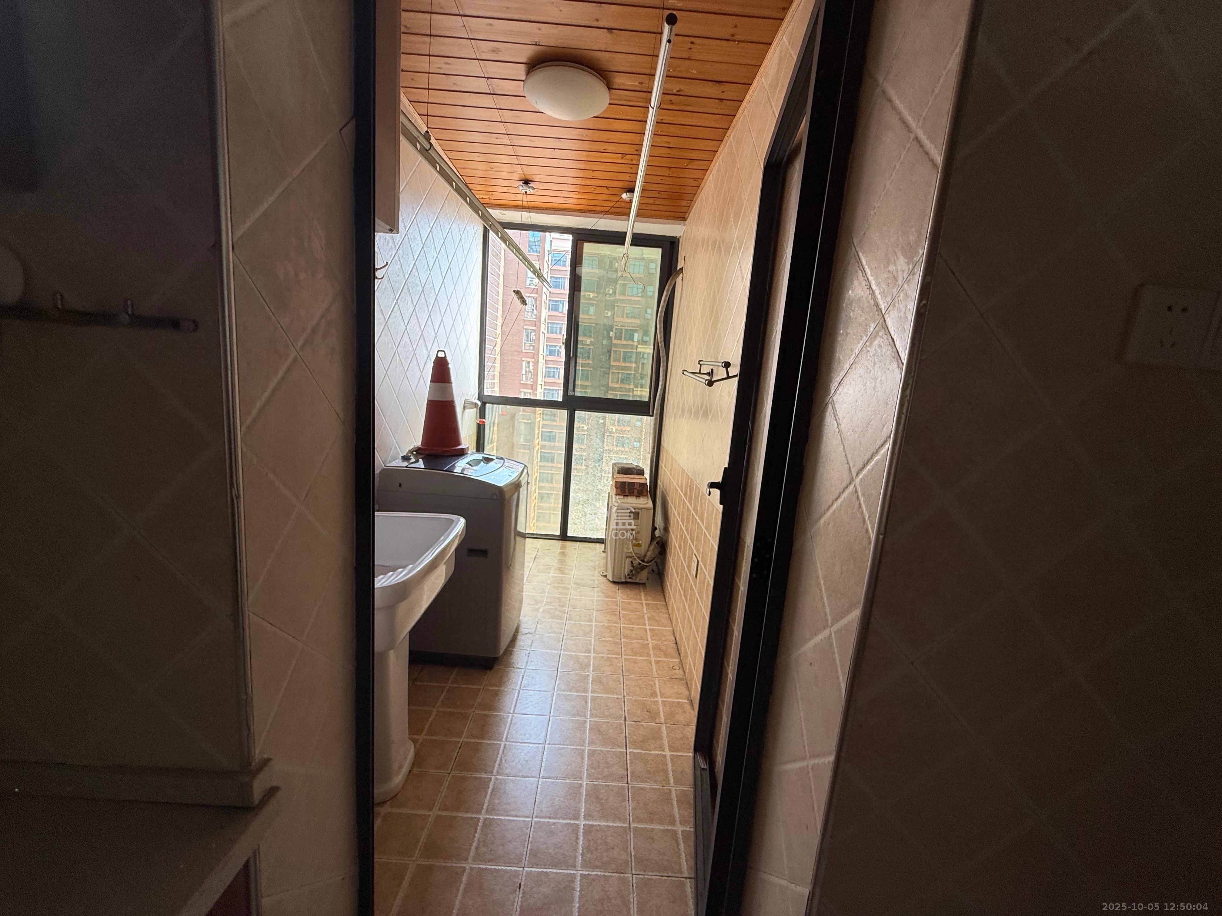 尚城 2室1厅1卫 2000.0元/月 尚城 2室1厅1卫 2000.0元/月室内图